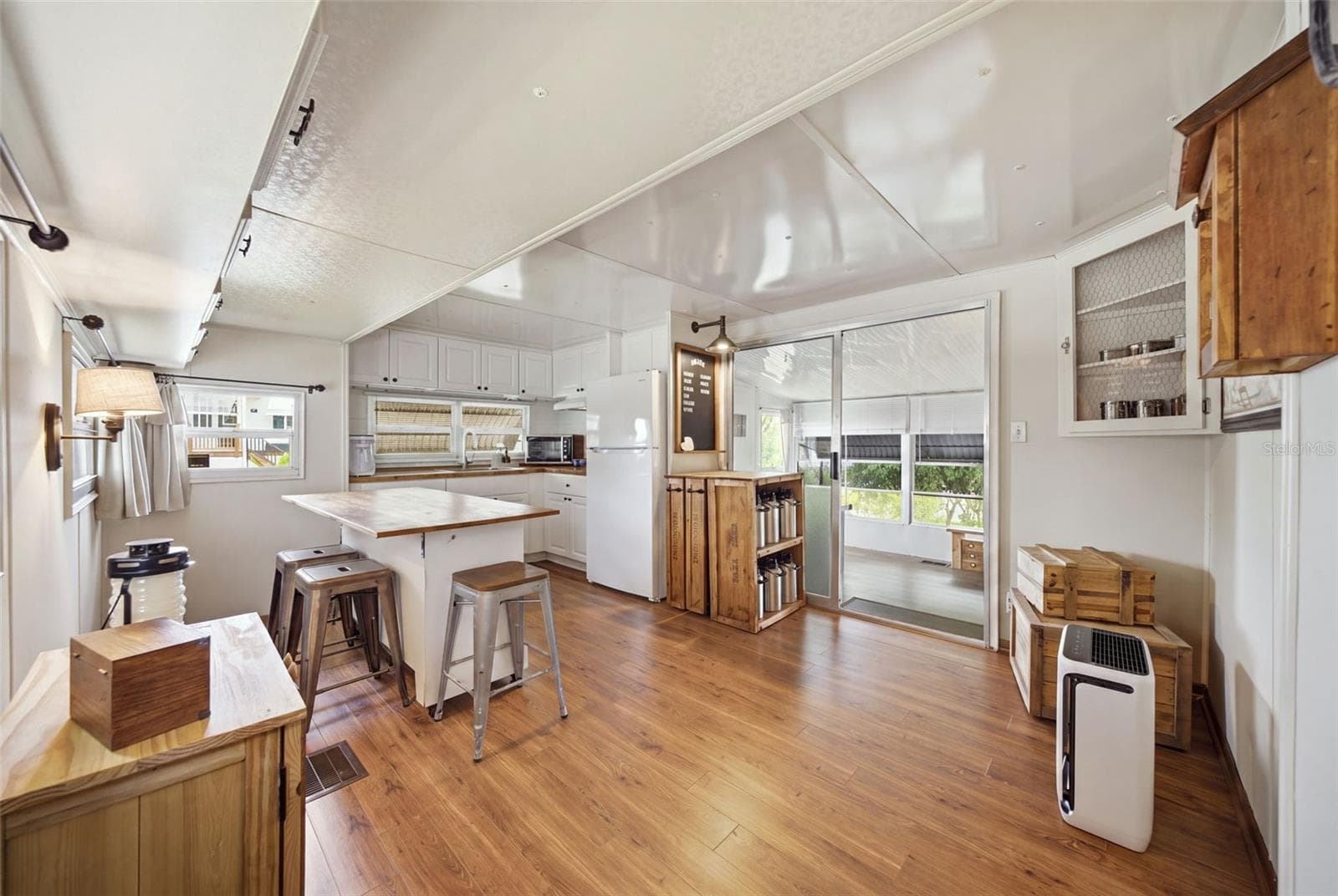 Manufactured Home at 2215 73RD ST E #162, PALMETTO, photo 11 of 32