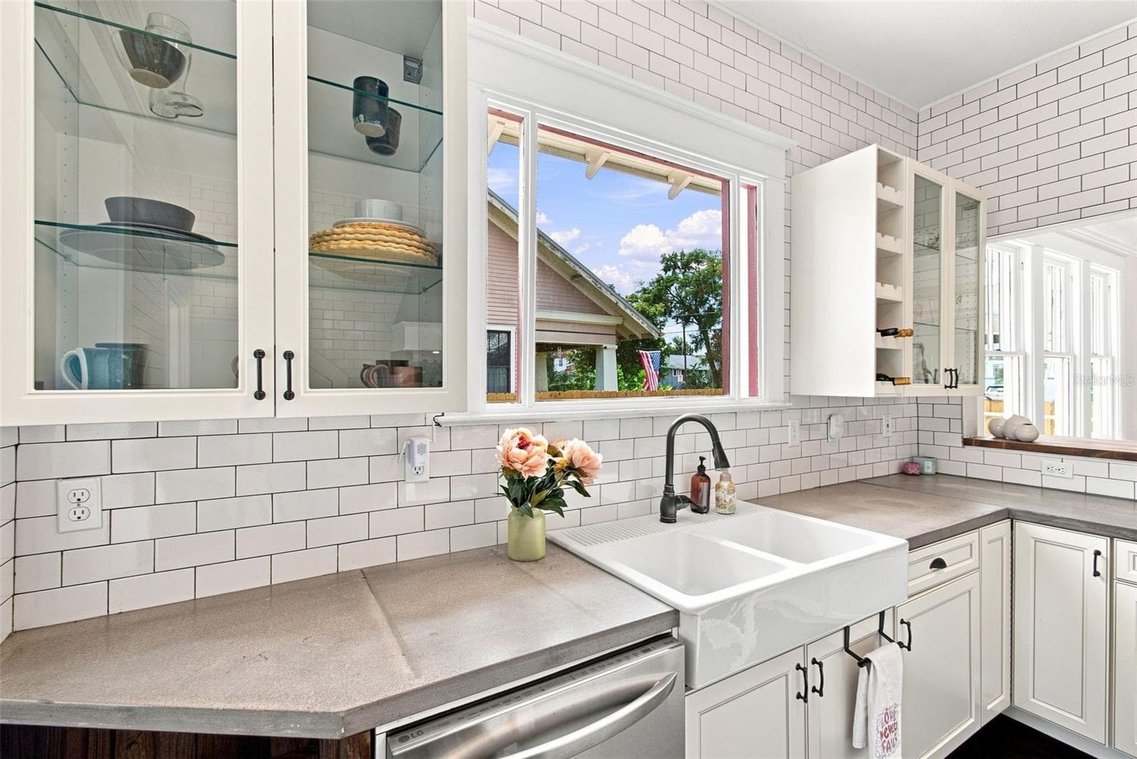 Single Family Residence at 2911 N CENTRAL AVE, TAMPA, photo 16 of 52