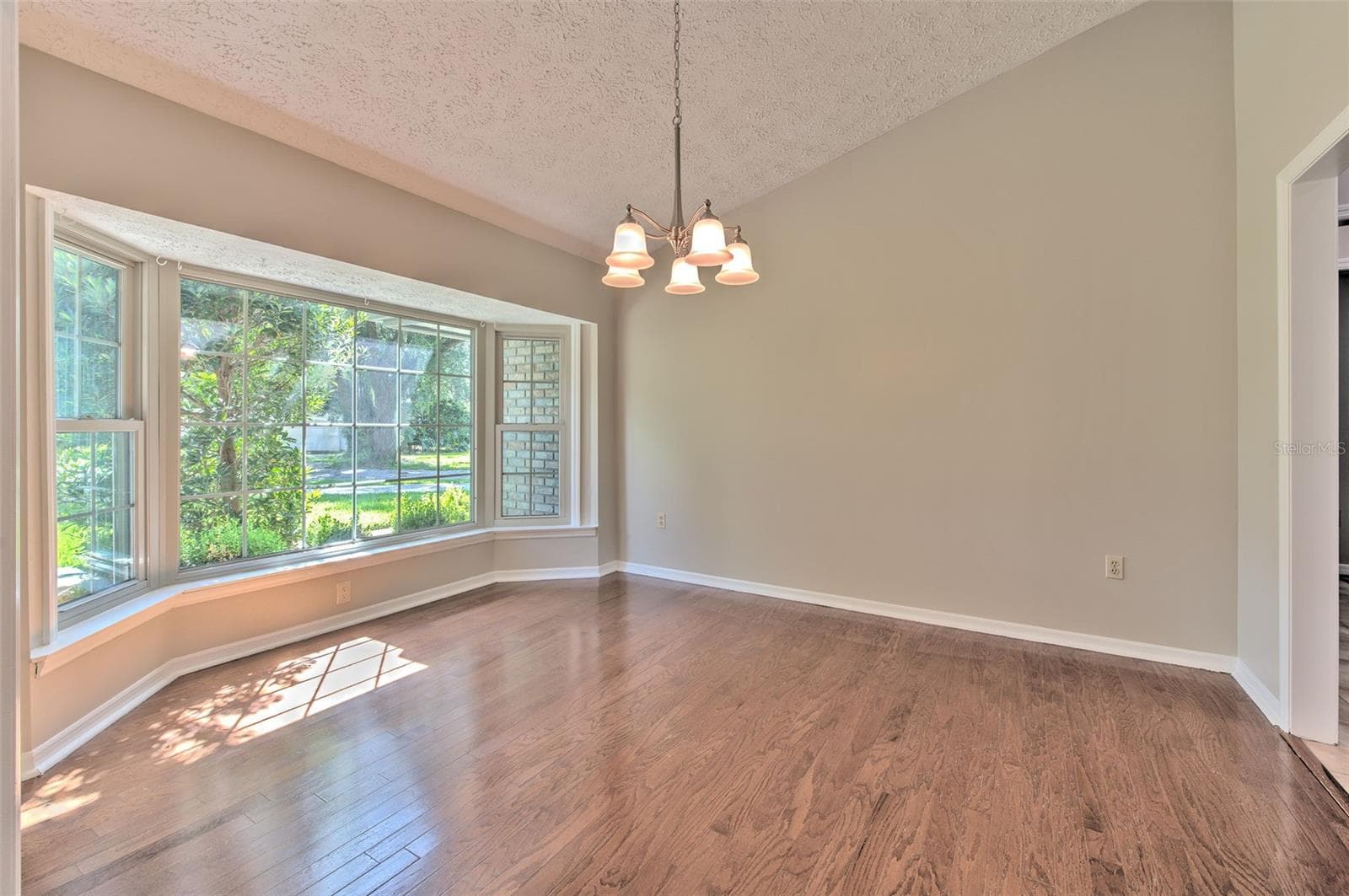 Single Family Residence at 2102 WHITLOCK PL, DOVER, photo 5 of 45