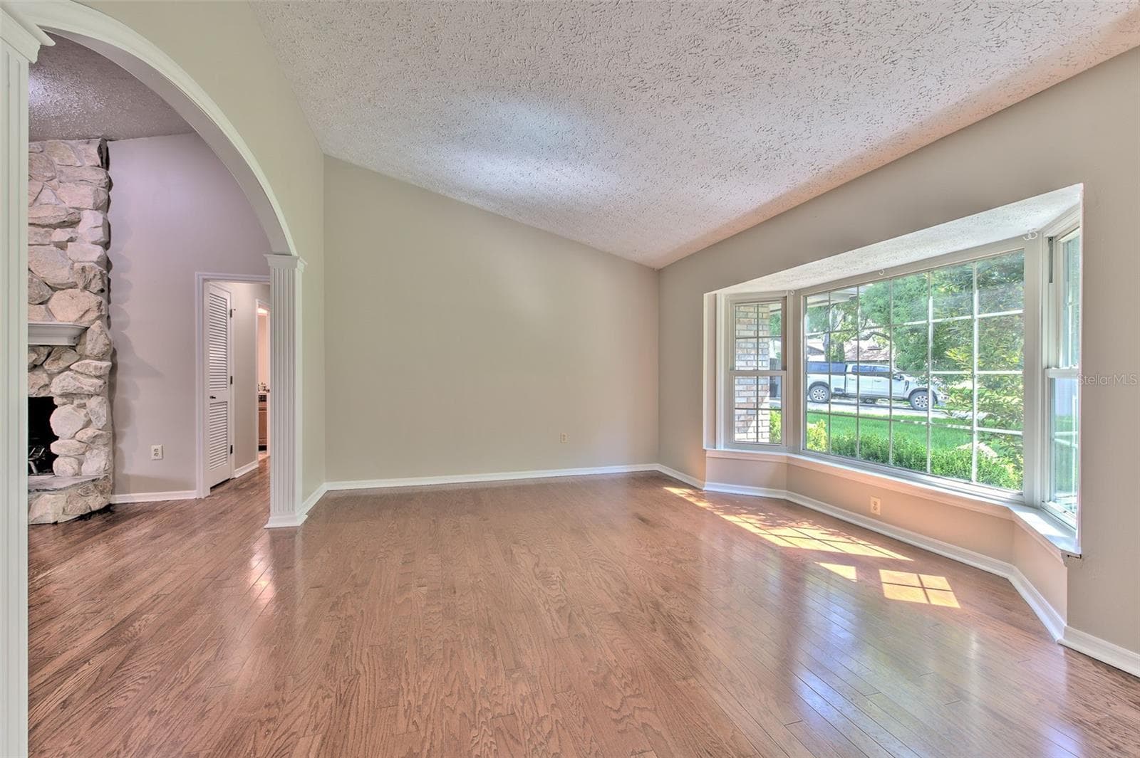 Single Family Residence at 2102 WHITLOCK PL, DOVER, photo 6 of 45