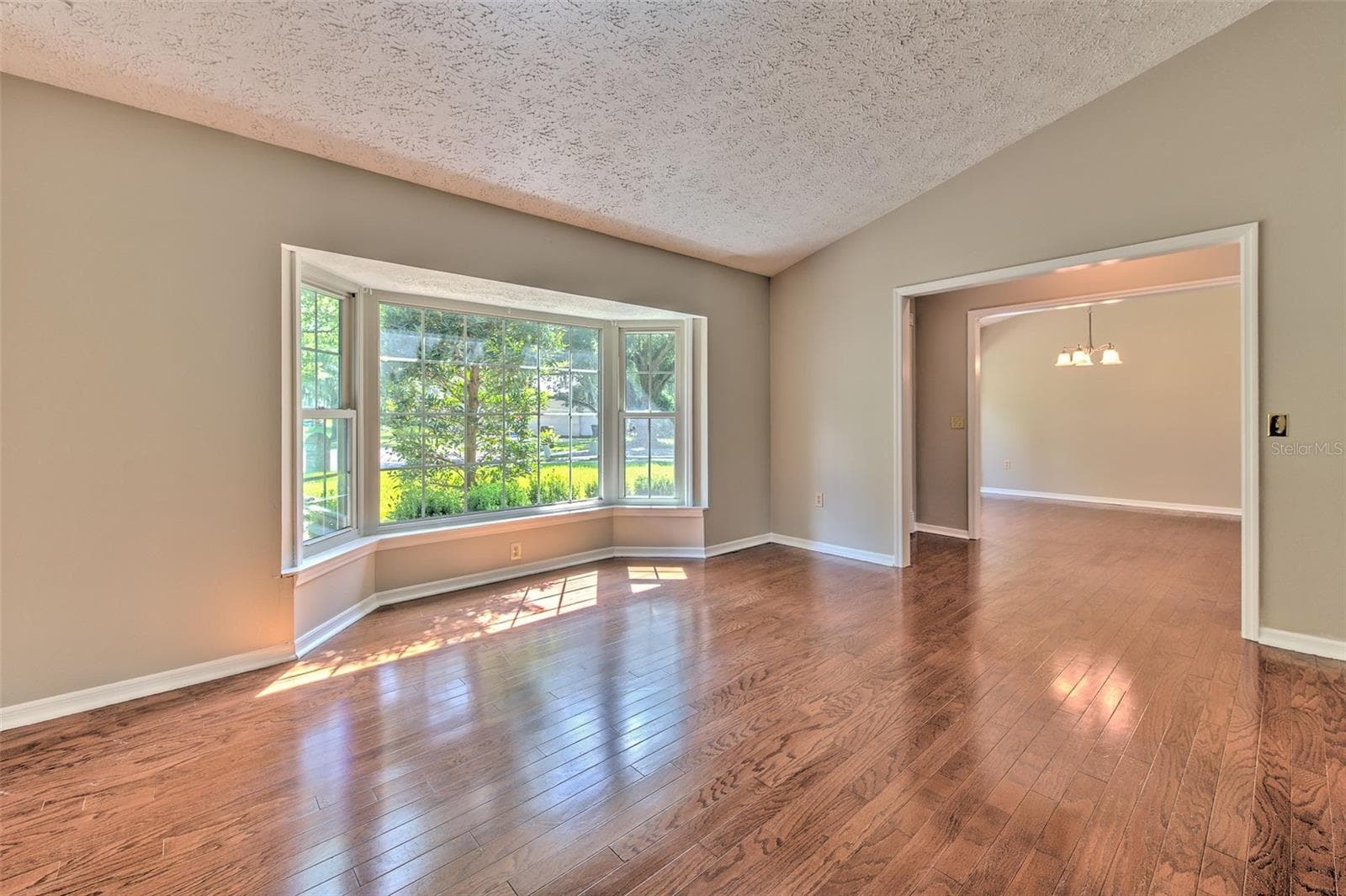 Single Family Residence at 2102 WHITLOCK PL, DOVER, photo 7 of 45