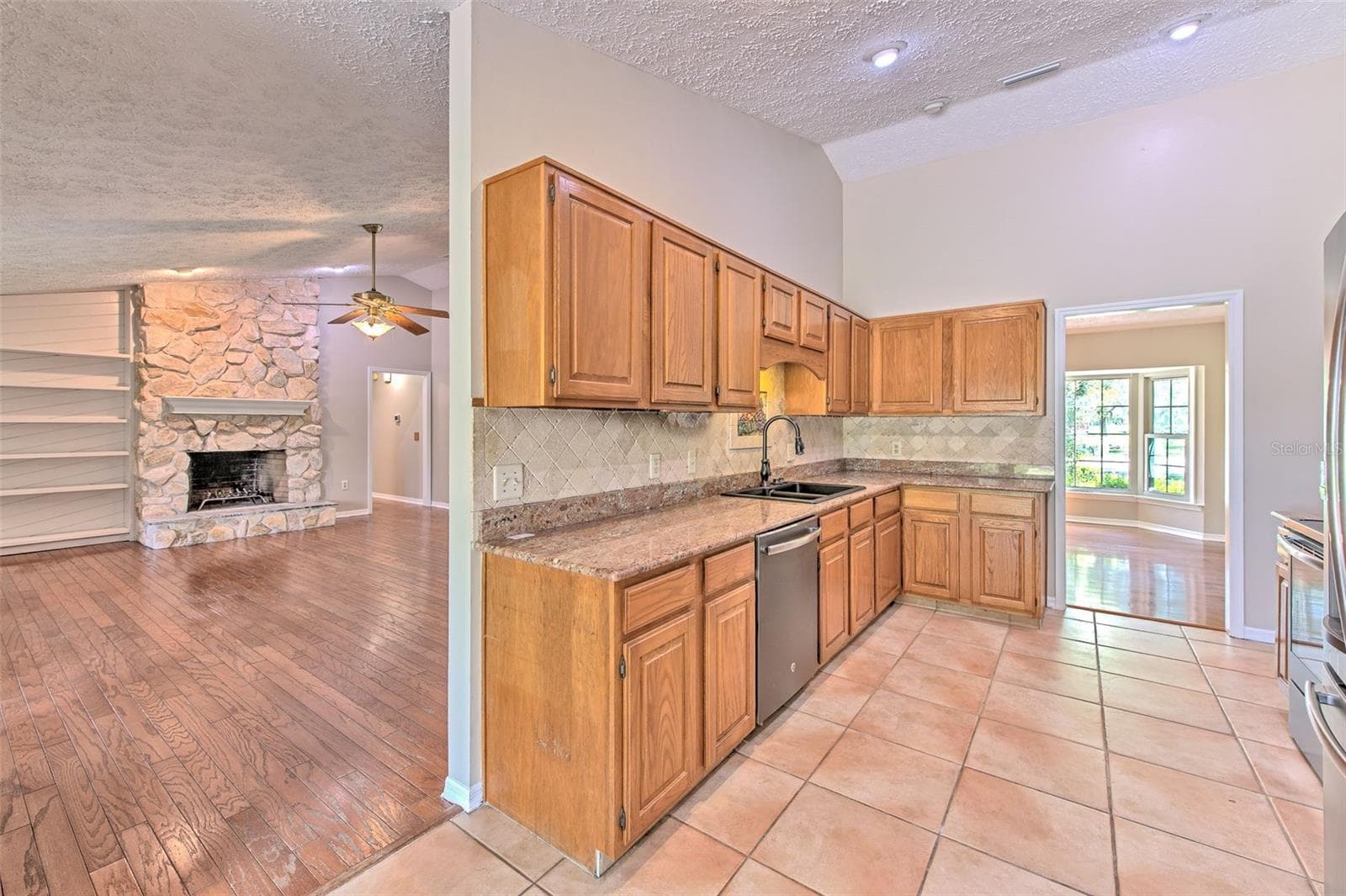 Single Family Residence at 2102 WHITLOCK PL, DOVER, photo 13 of 45