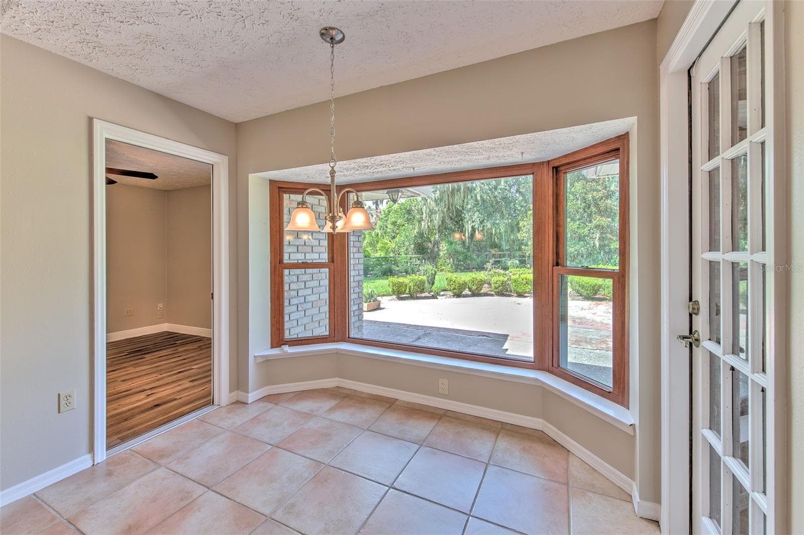 Single Family Residence at 2102 WHITLOCK PL, DOVER, photo 15 of 45