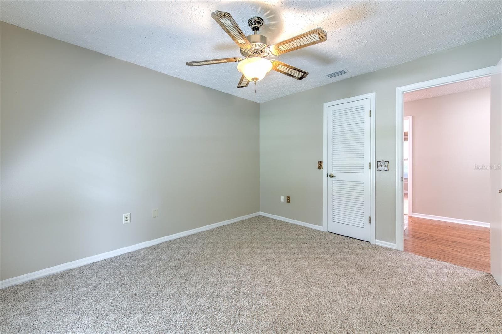 Single Family Residence at 2102 WHITLOCK PL, DOVER, photo 16 of 45