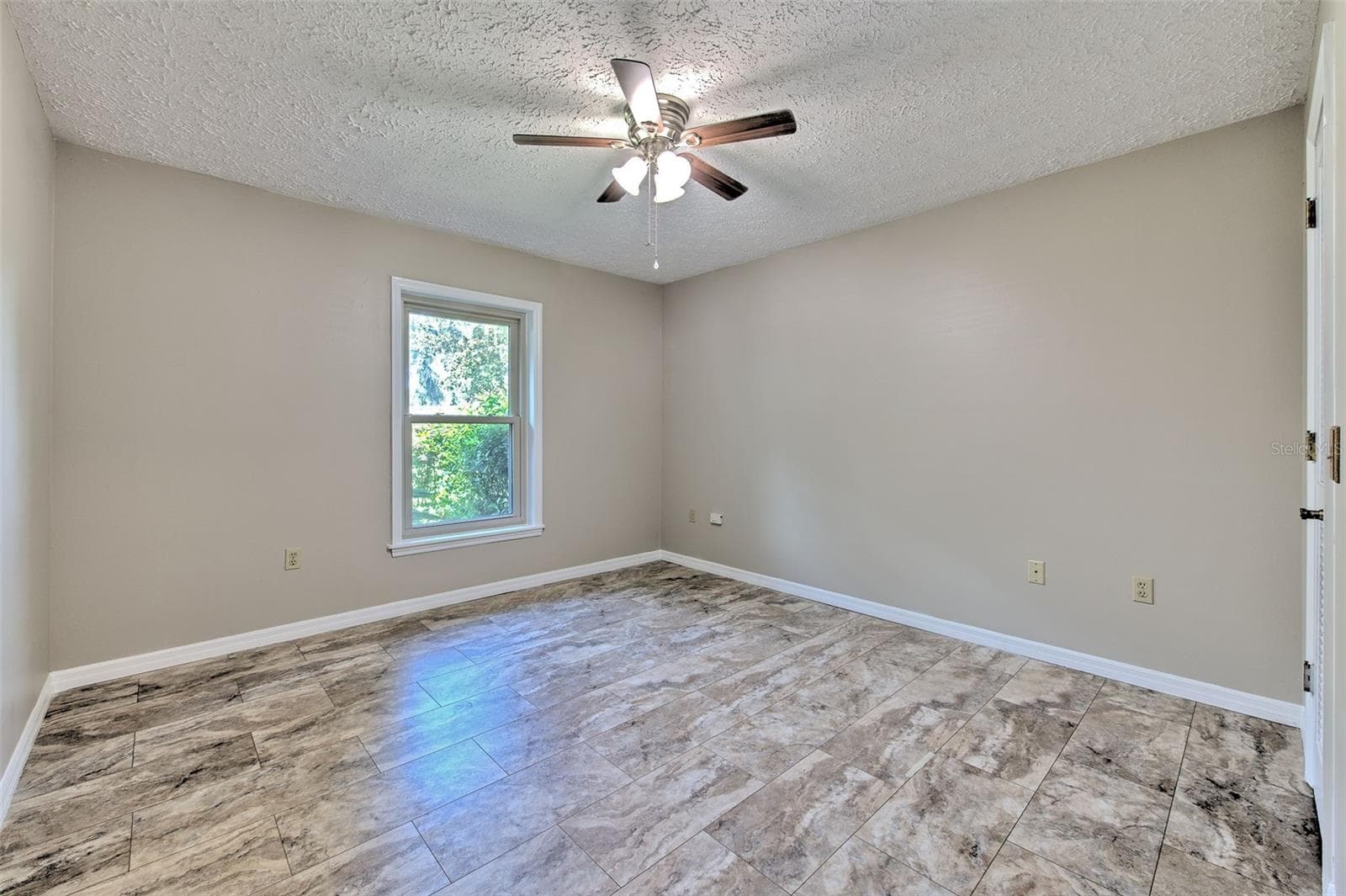 Single Family Residence at 2102 WHITLOCK PL, DOVER, photo 21 of 45