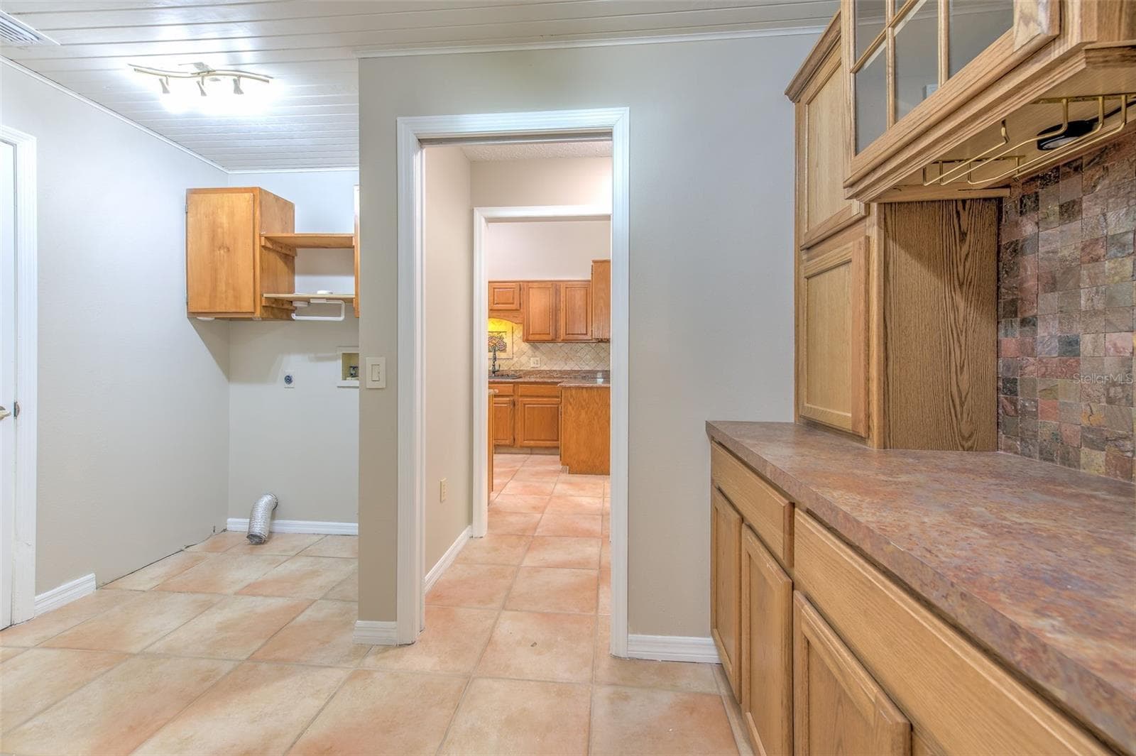 Single Family Residence at 2102 WHITLOCK PL, DOVER, photo 25 of 45