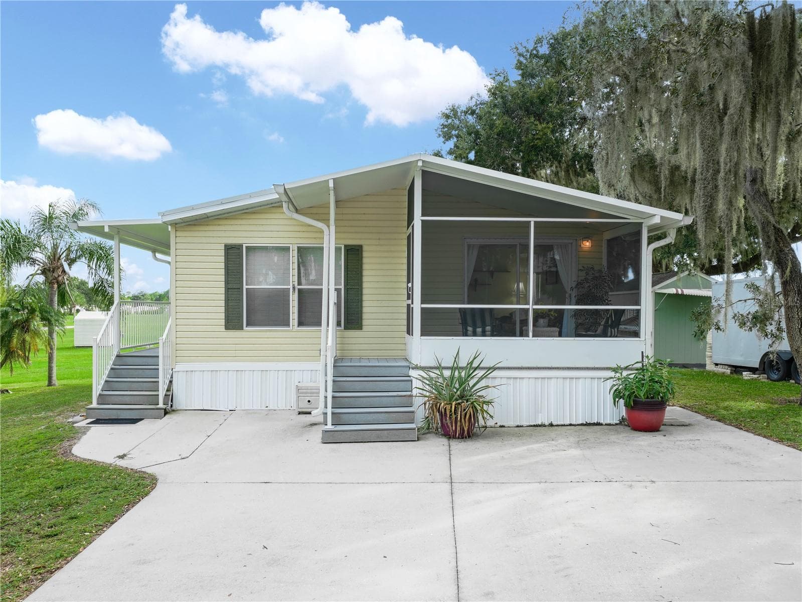 Manufactured Home at 15 PINK LADY LN, LAKE WALES, photo 5 of 44