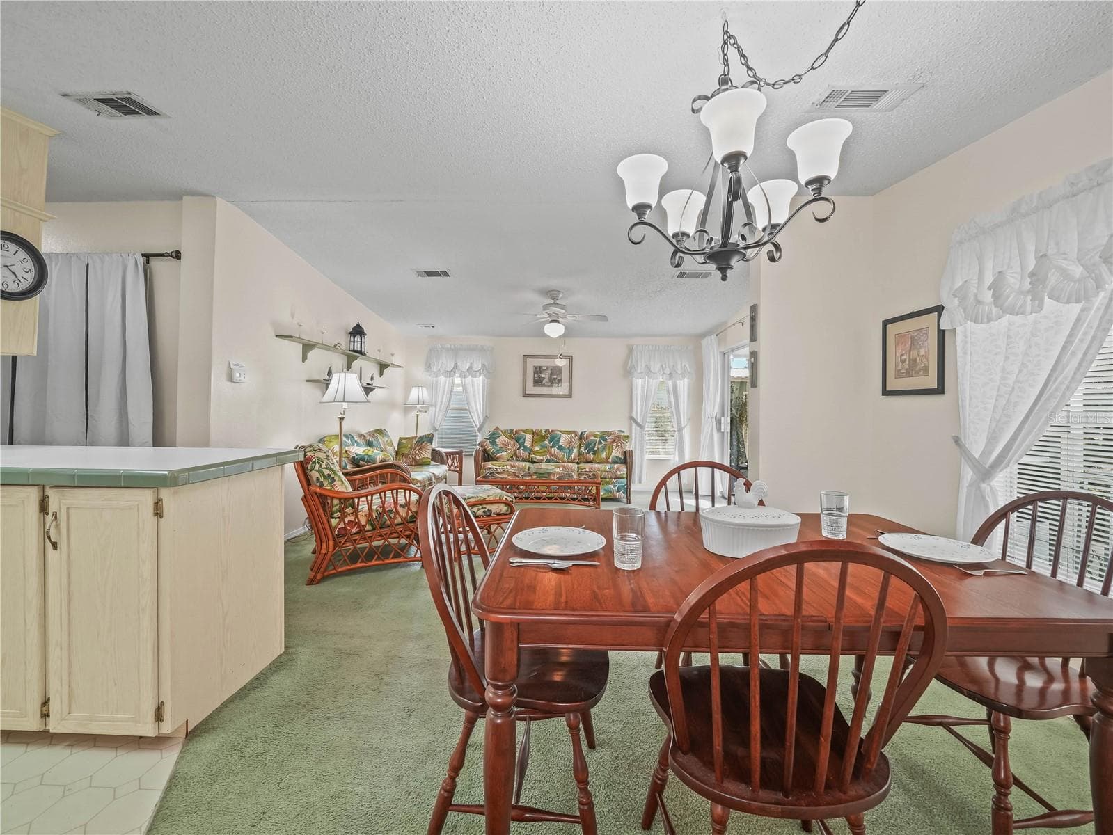 Manufactured Home at 15 PINK LADY LN, LAKE WALES, photo 10 of 44