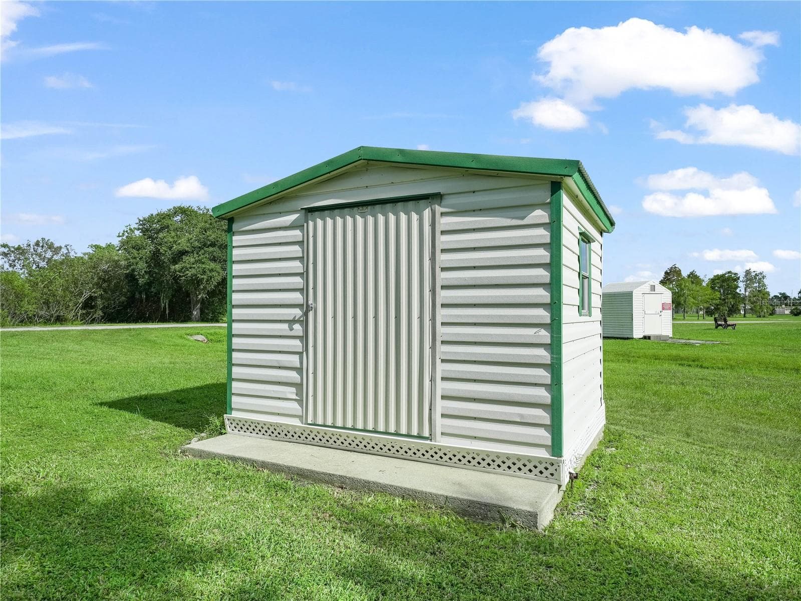Manufactured Home at 15 PINK LADY LN, LAKE WALES, photo 24 of 44
