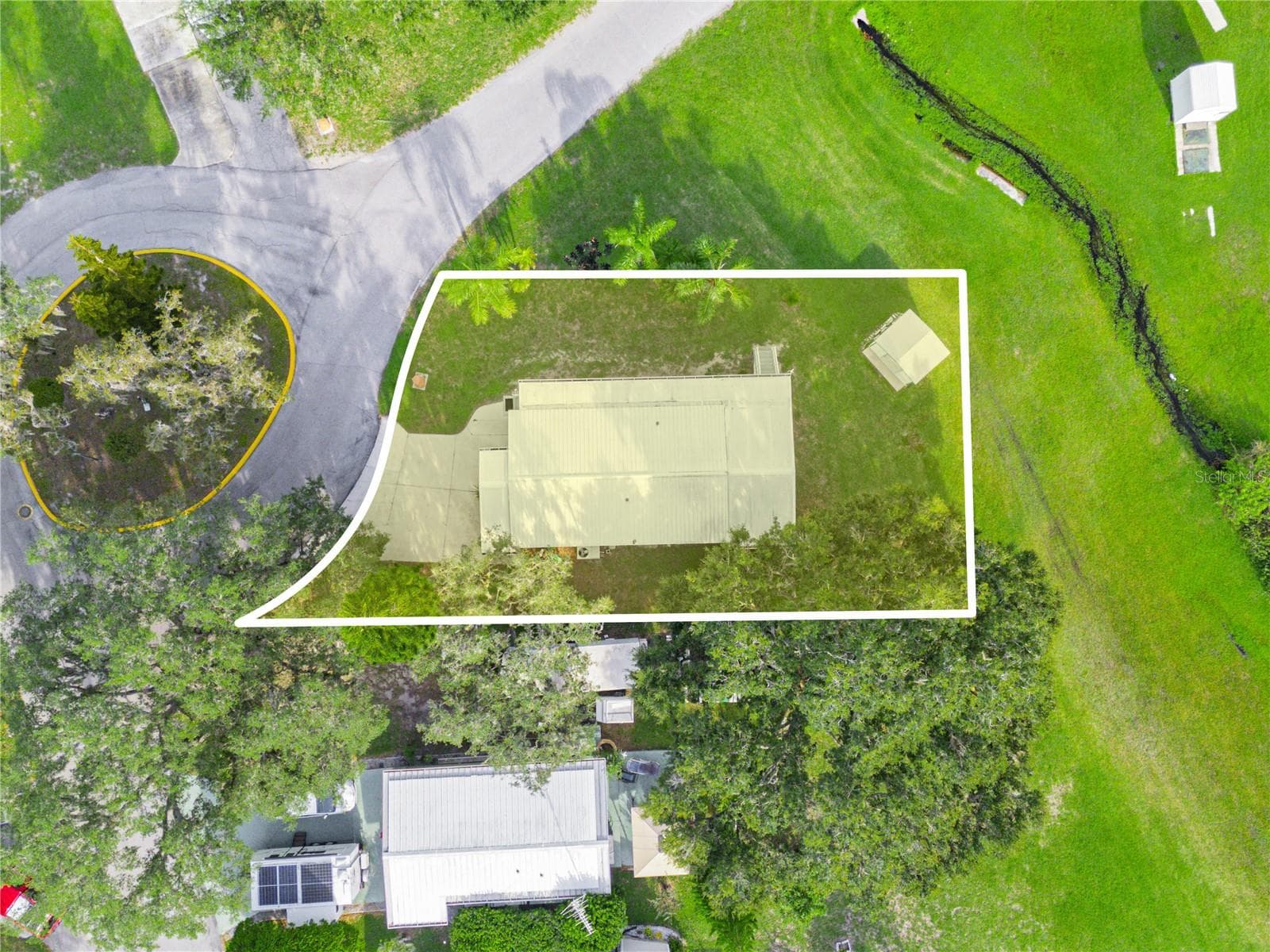 Manufactured Home at 15 PINK LADY LN, LAKE WALES, photo 29 of 44