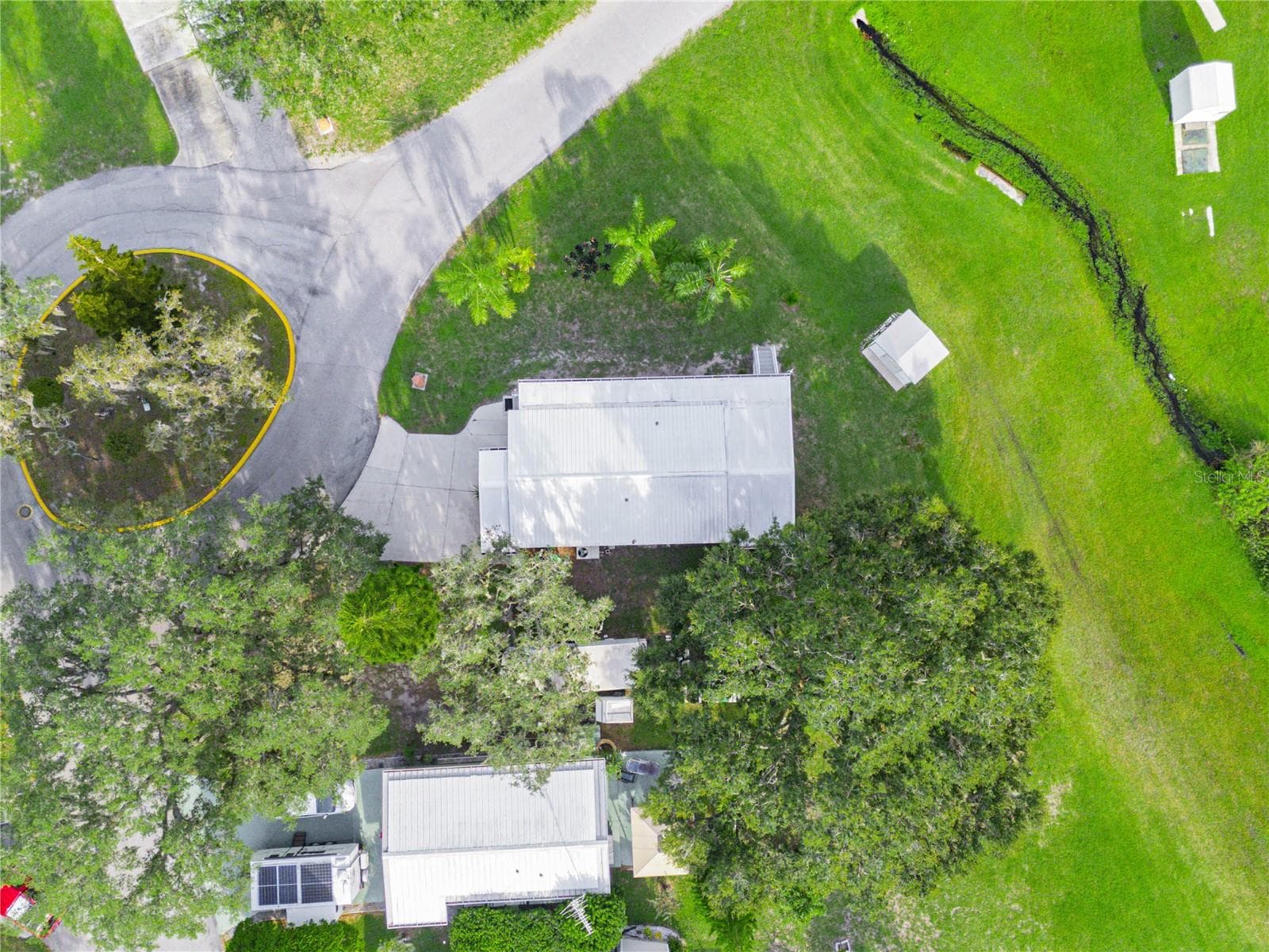 Manufactured Home at 15 PINK LADY LN, LAKE WALES, photo 30 of 44