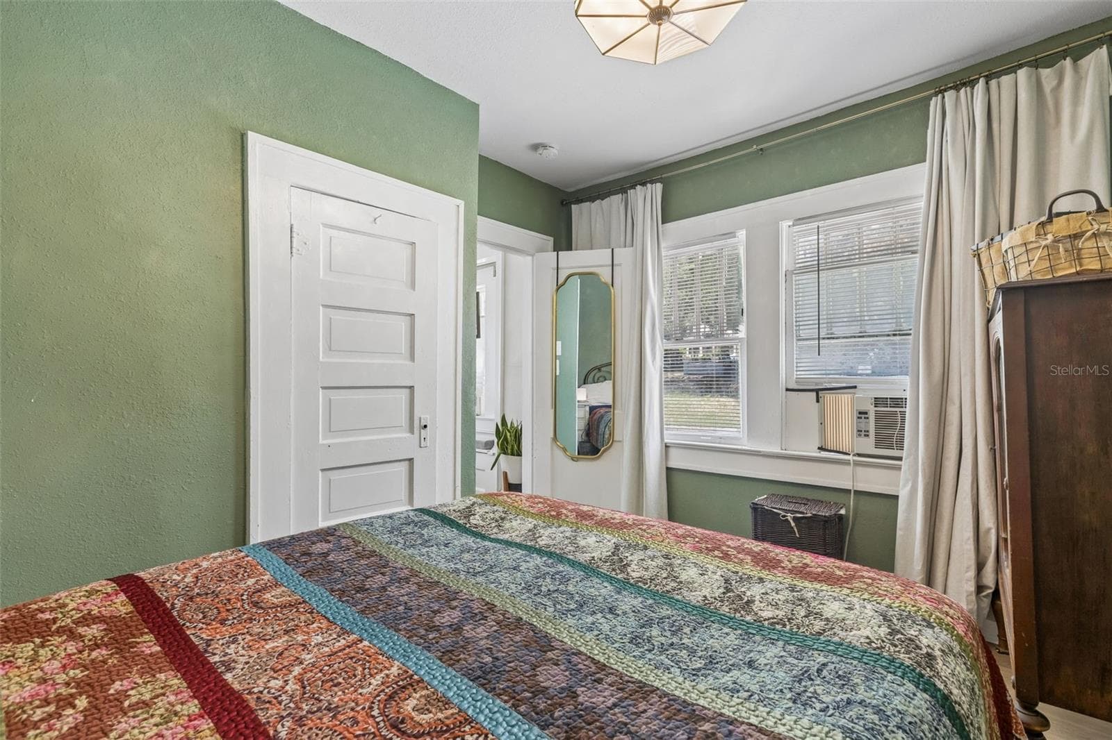 Single Family Residence at 558 10TH AVE S, ST PETERSBURG, photo 14 of 21
