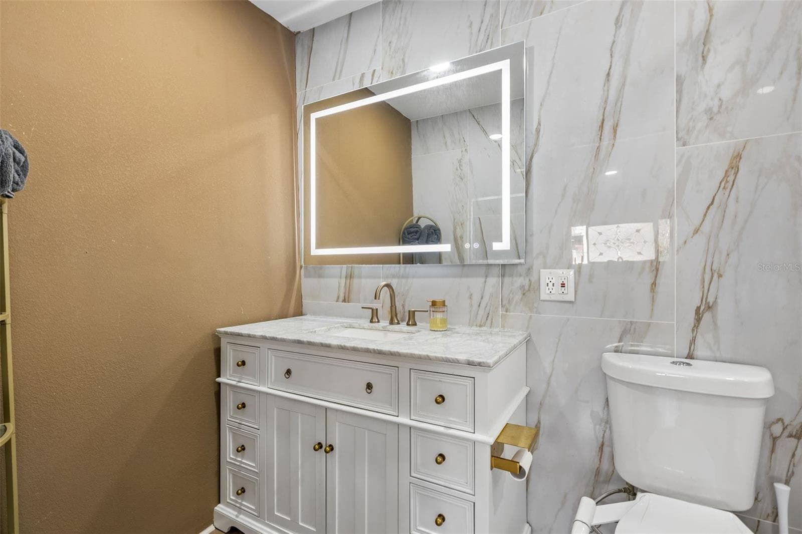 Single Family Residence at 558 10TH AVE S, ST PETERSBURG, photo 16 of 21