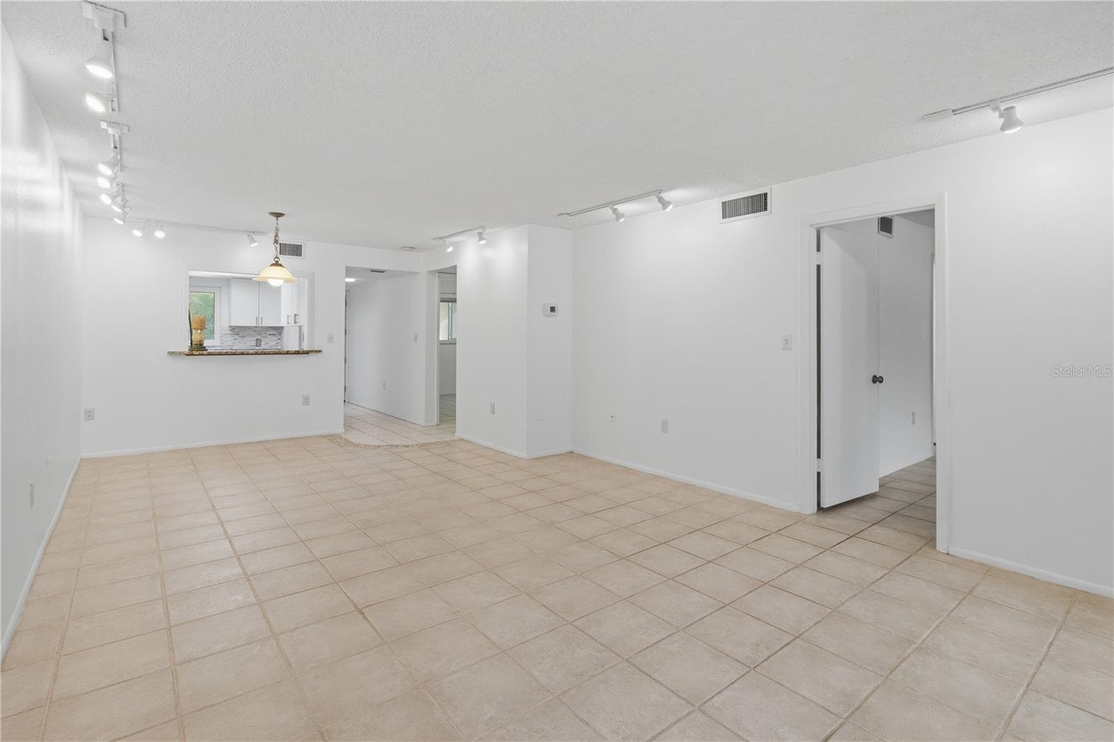 Condominium at 2448 CLUBHOUSE DR #202, SARASOTA, photo 15 of 45
