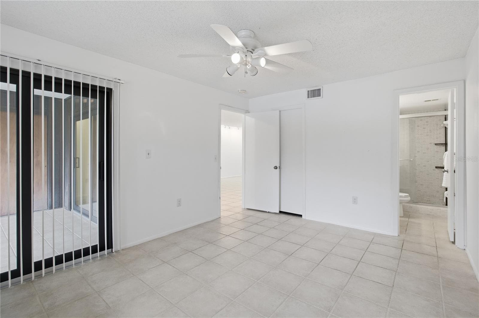 Primary bedroom - 2448 CLUBHOUSE DR #202, SARASOTA