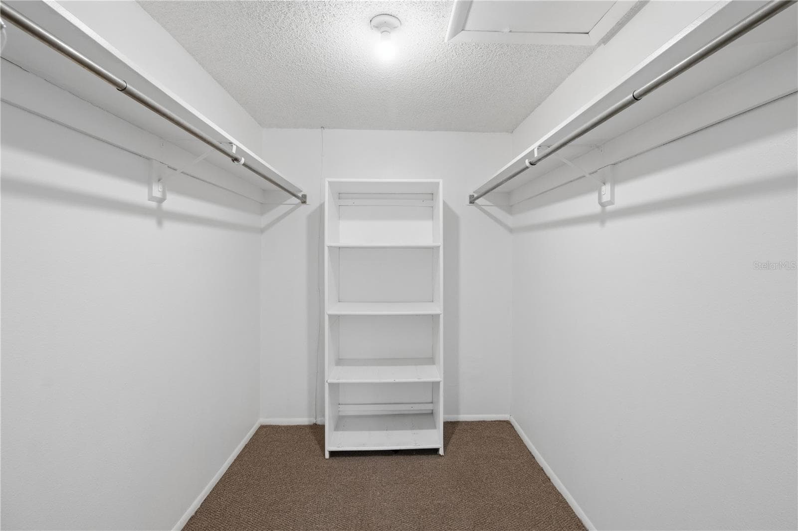 Primary walk-in - 2448 CLUBHOUSE DR #202, SARASOTA