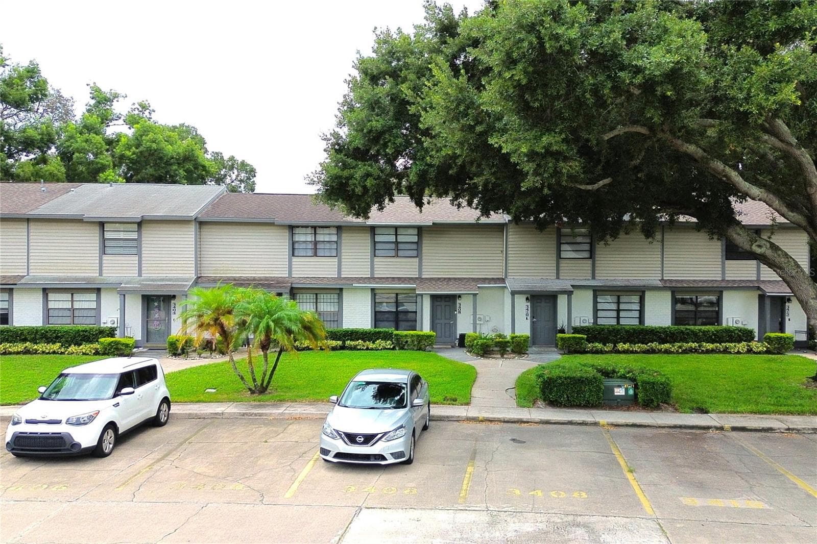 Townhouse at 3408 OAK TRAIL CT, TAMPA, photo 5 of 43