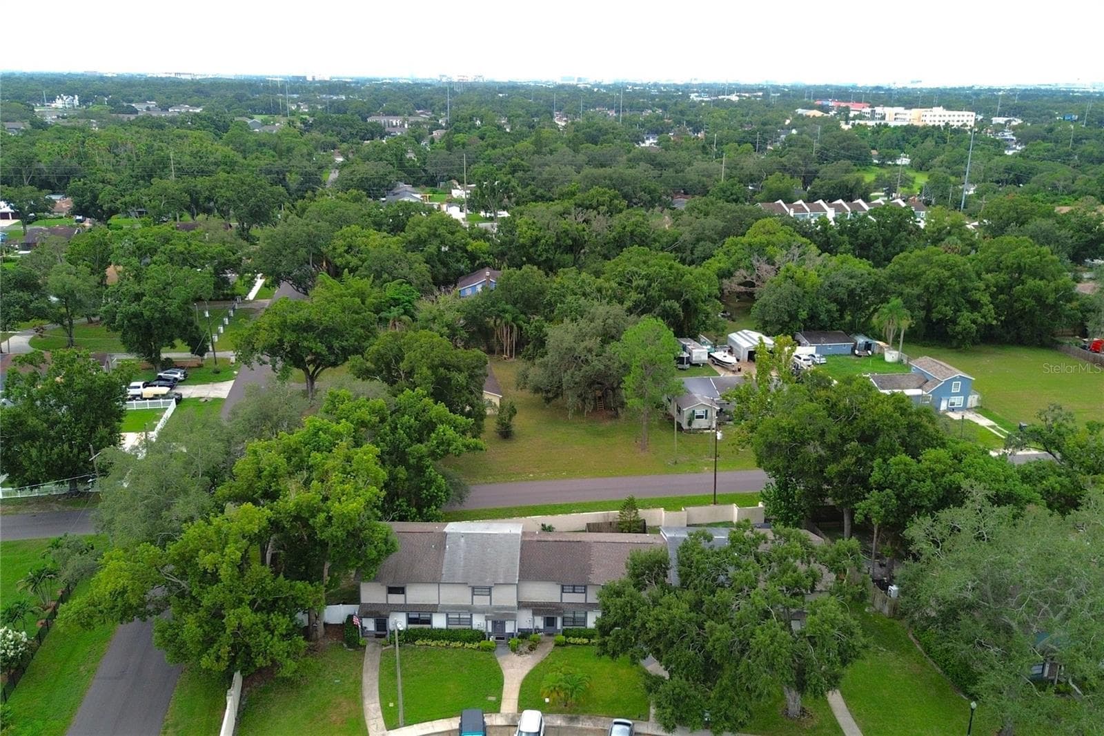 Townhouse at 3408 OAK TRAIL CT, TAMPA, photo 41 of 43