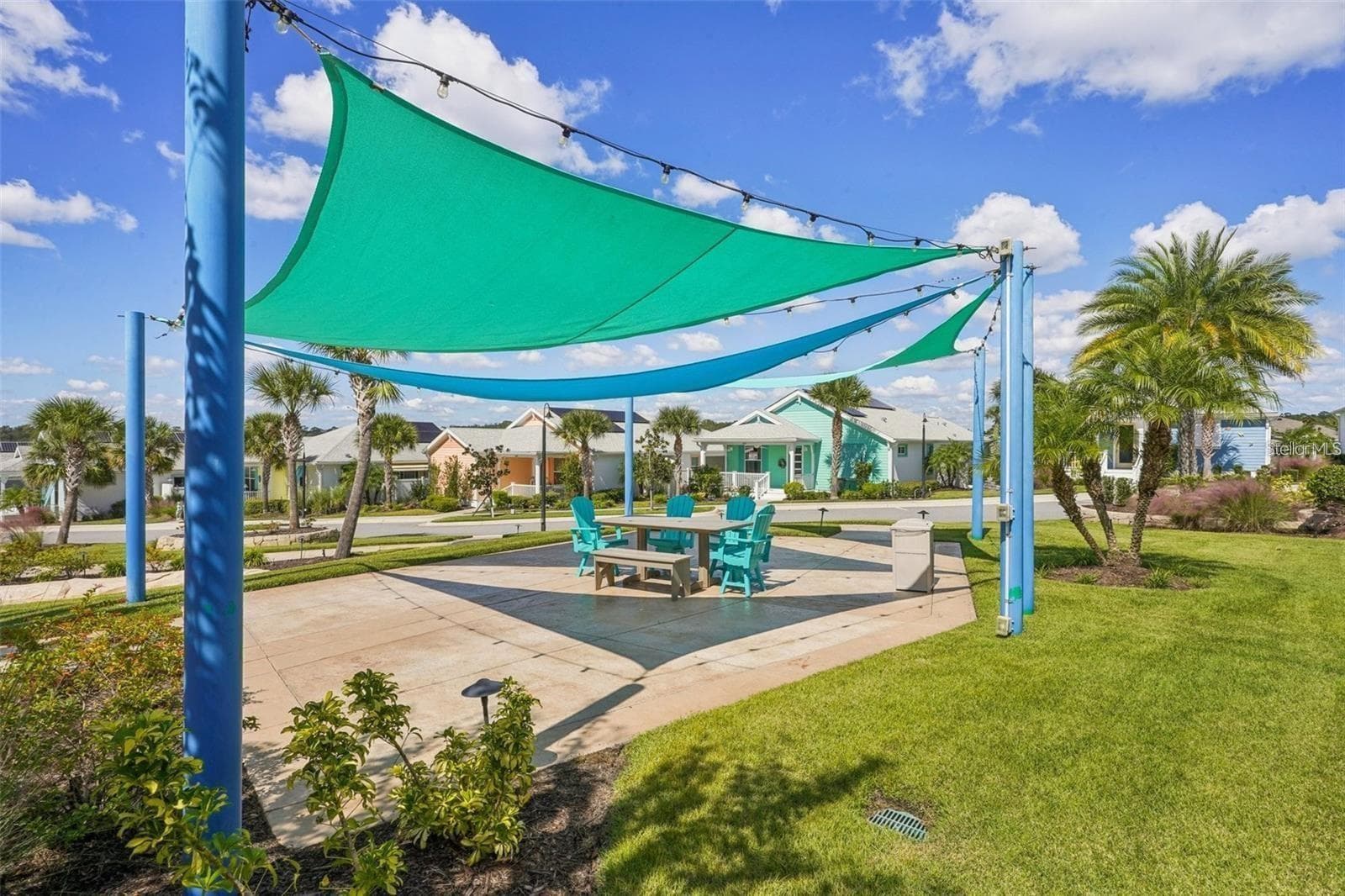 Outdoor Sitting Area in Community Park - 1212 FIESTA KEY CIR, LADY LAKE
