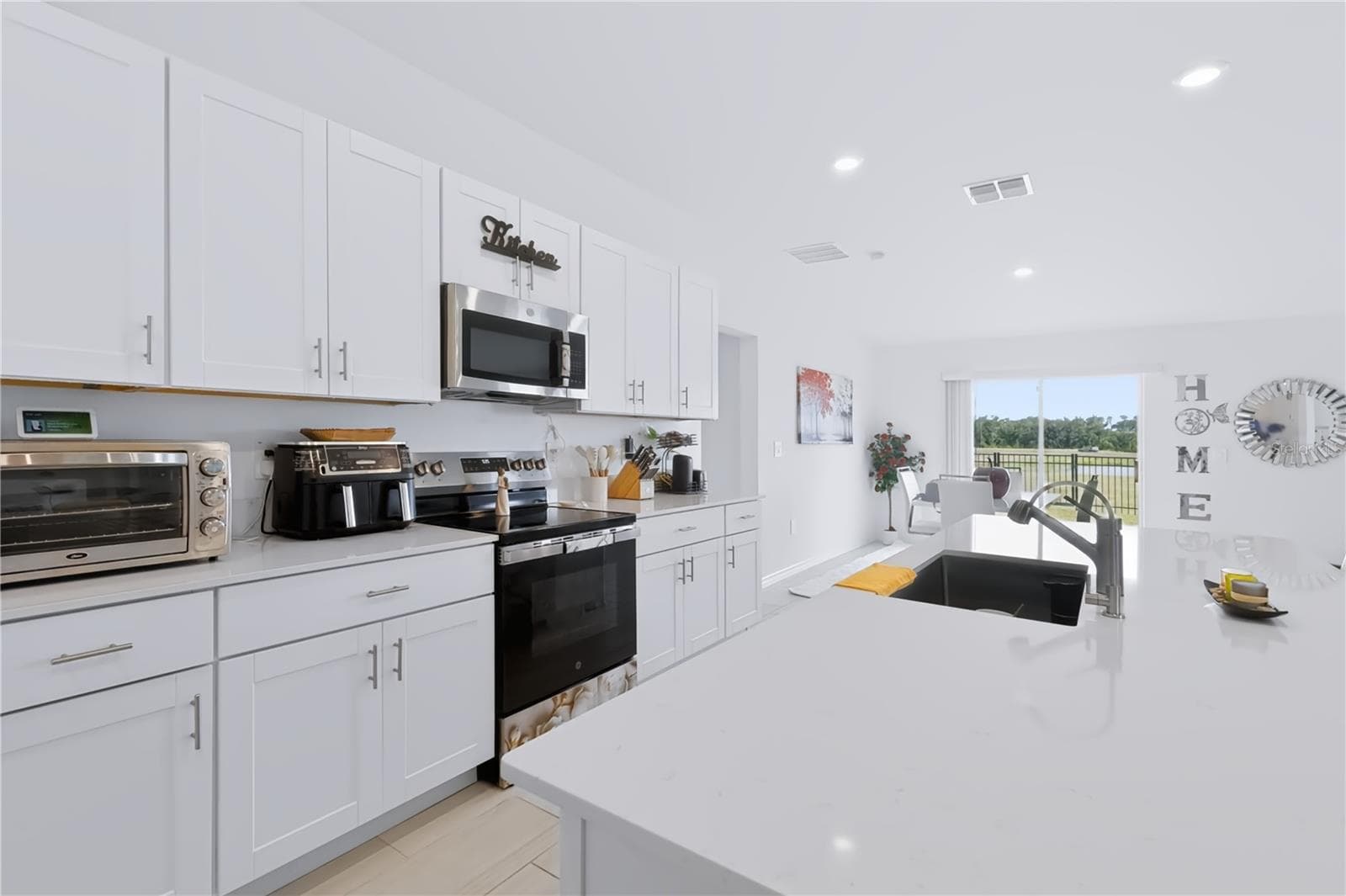 Single Family Residence at 13421 NEW JADE AVE, WIMAUMA, photo 13 of 54