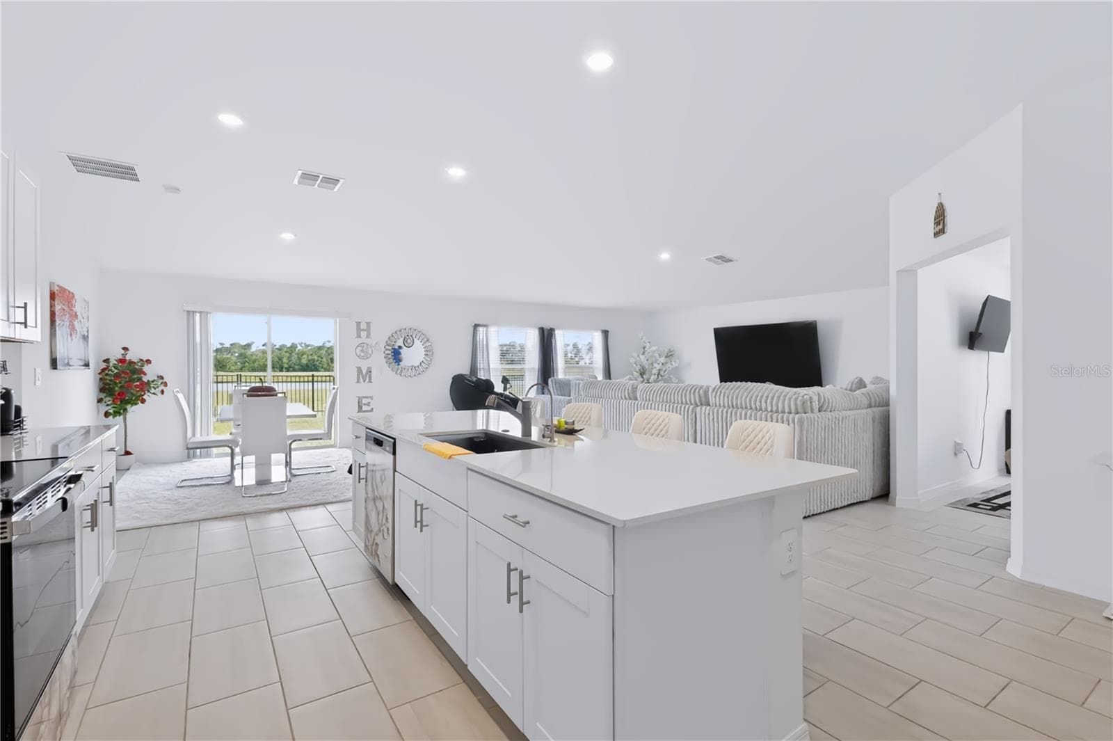 Single Family Residence at 13421 NEW JADE AVE, WIMAUMA, photo 14 of 54
