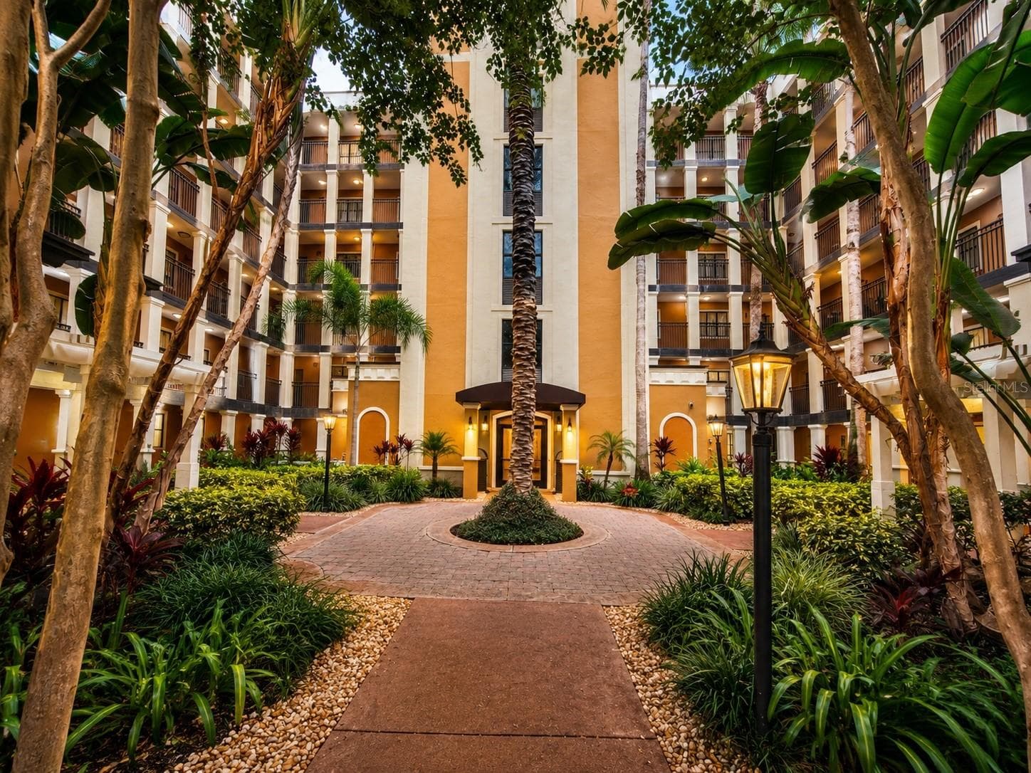 12539 FLORIDAYS RESORT DR #208D