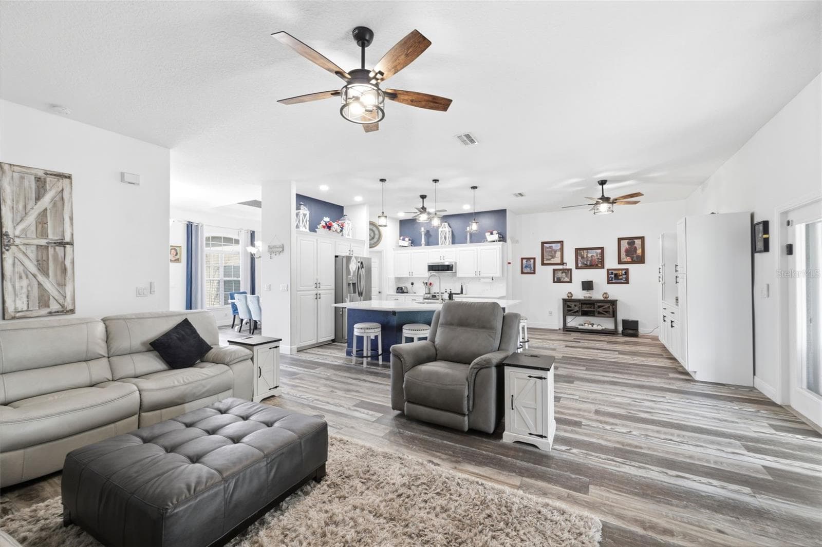 open living room and kitchen - 12041 SAPPHIRE DR, SPRING HILL