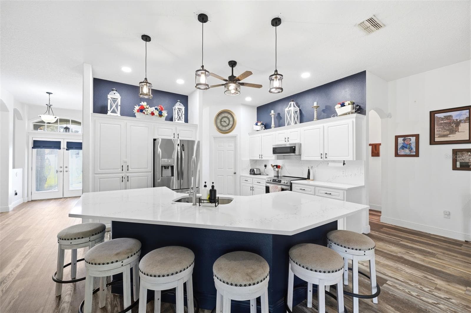 plenty of counter  space - 12041 SAPPHIRE DR, SPRING HILL