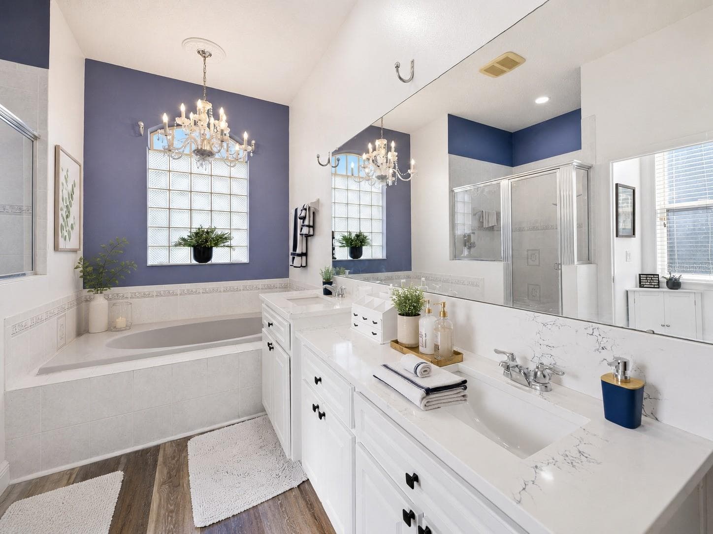 Master bath with seperate shower - 12041 SAPPHIRE DR, SPRING HILL
