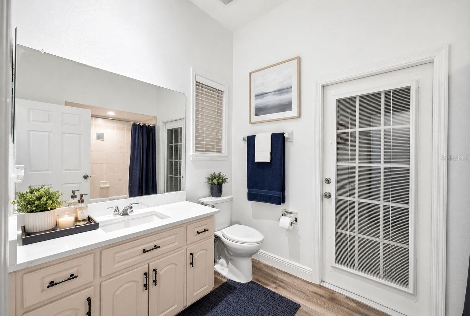 bathroom 2 with tub and shower - 12041 SAPPHIRE DR, SPRING HILL