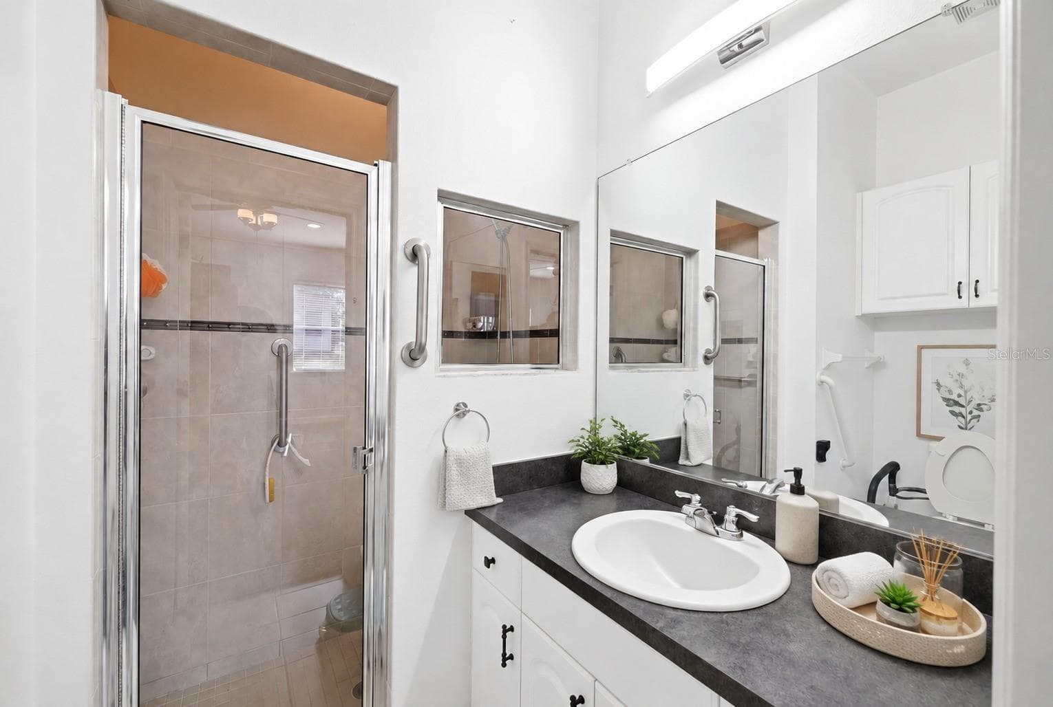 bathroom 3 with shower - 12041 SAPPHIRE DR, SPRING HILL
