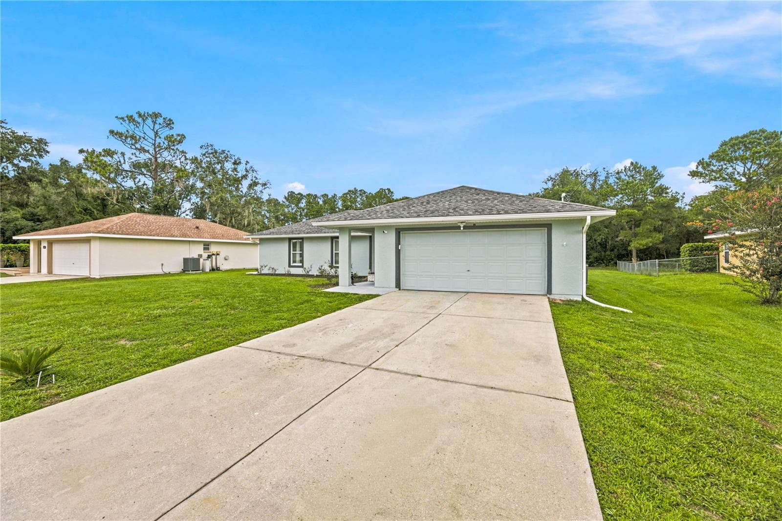 Single Family Residence at 47 REDWOOD TRACK CRSE, OCALA, photo 2 of 45