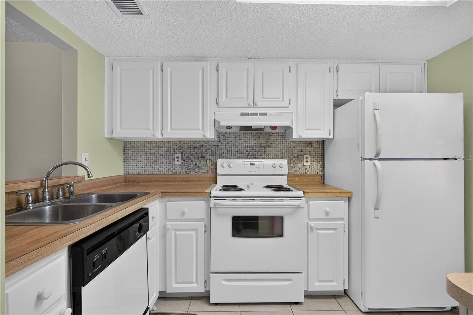 Condominium at 11130 CARRIAGE HILL DR #6, PORT RICHEY, photo 19 of 34
