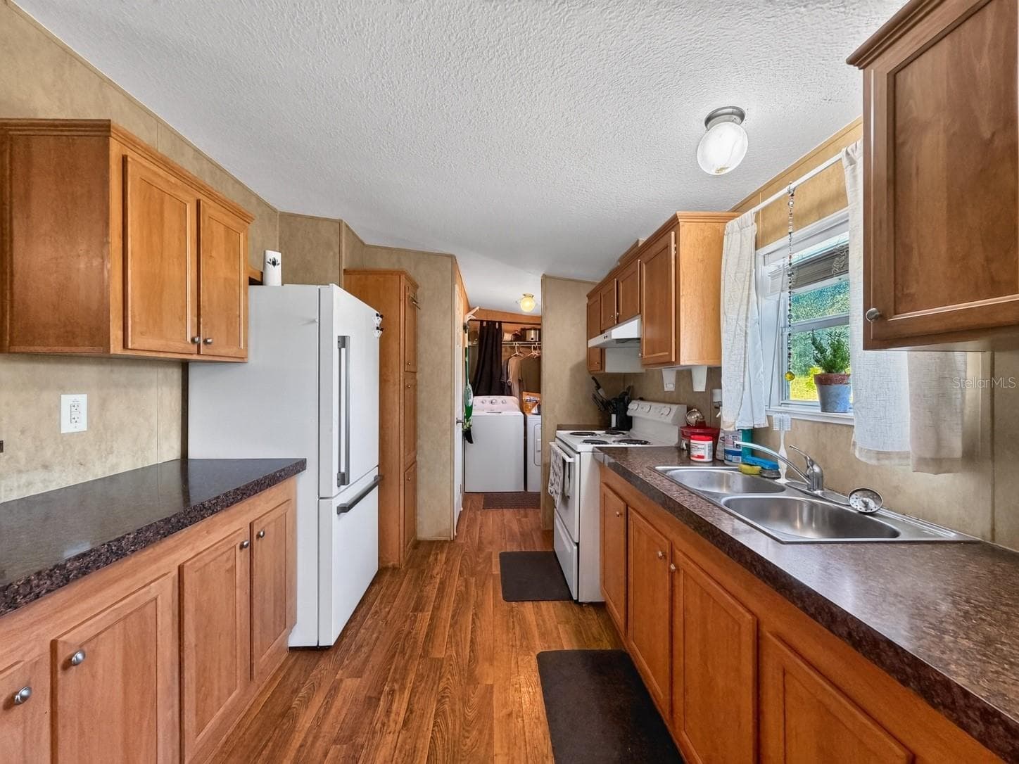 Manufactured Home at 37647 JENNY LN, EUSTIS, photo 15 of 69