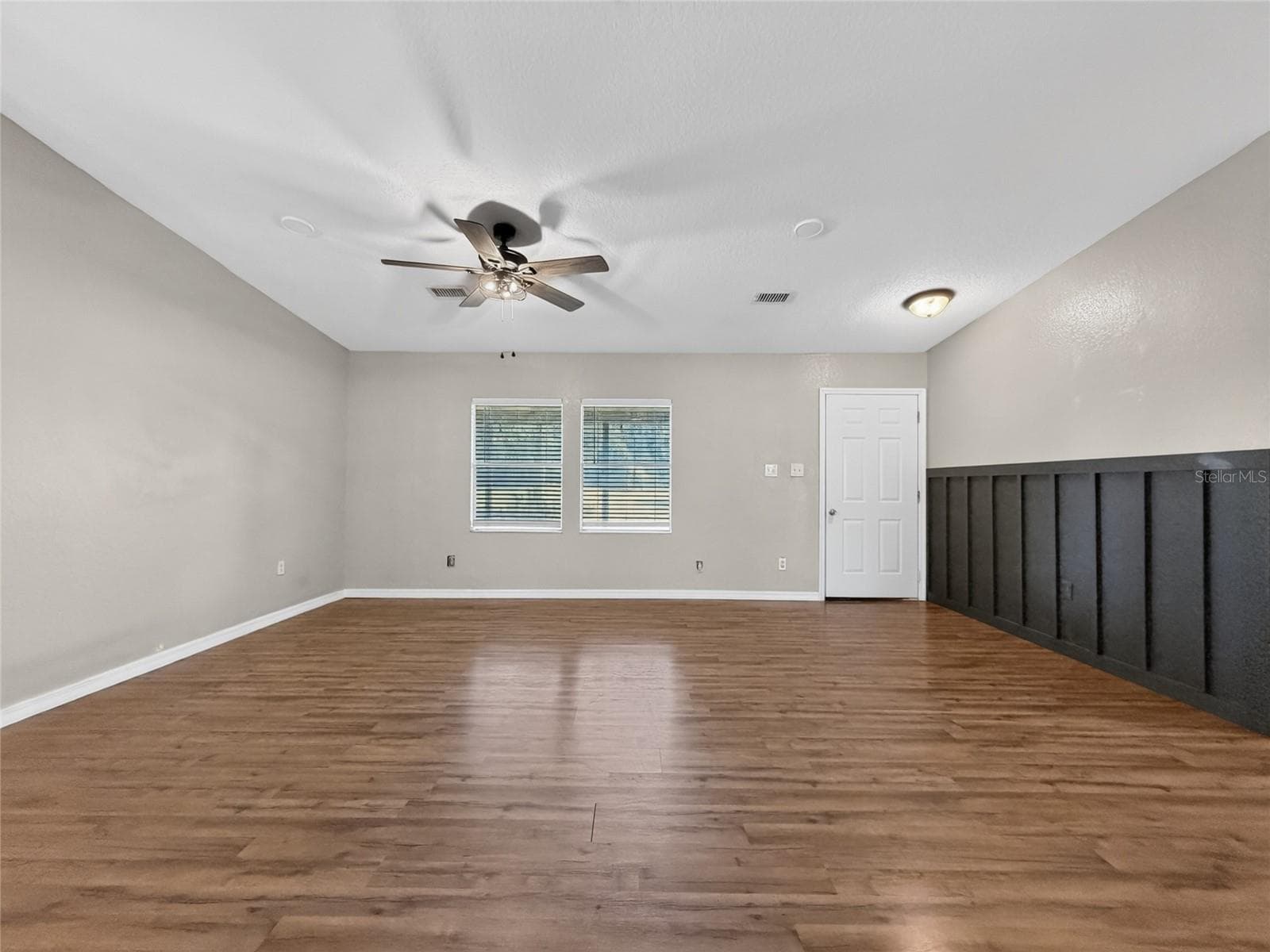 Manufactured Home at 37647 JENNY LN, EUSTIS, photo 35 of 69