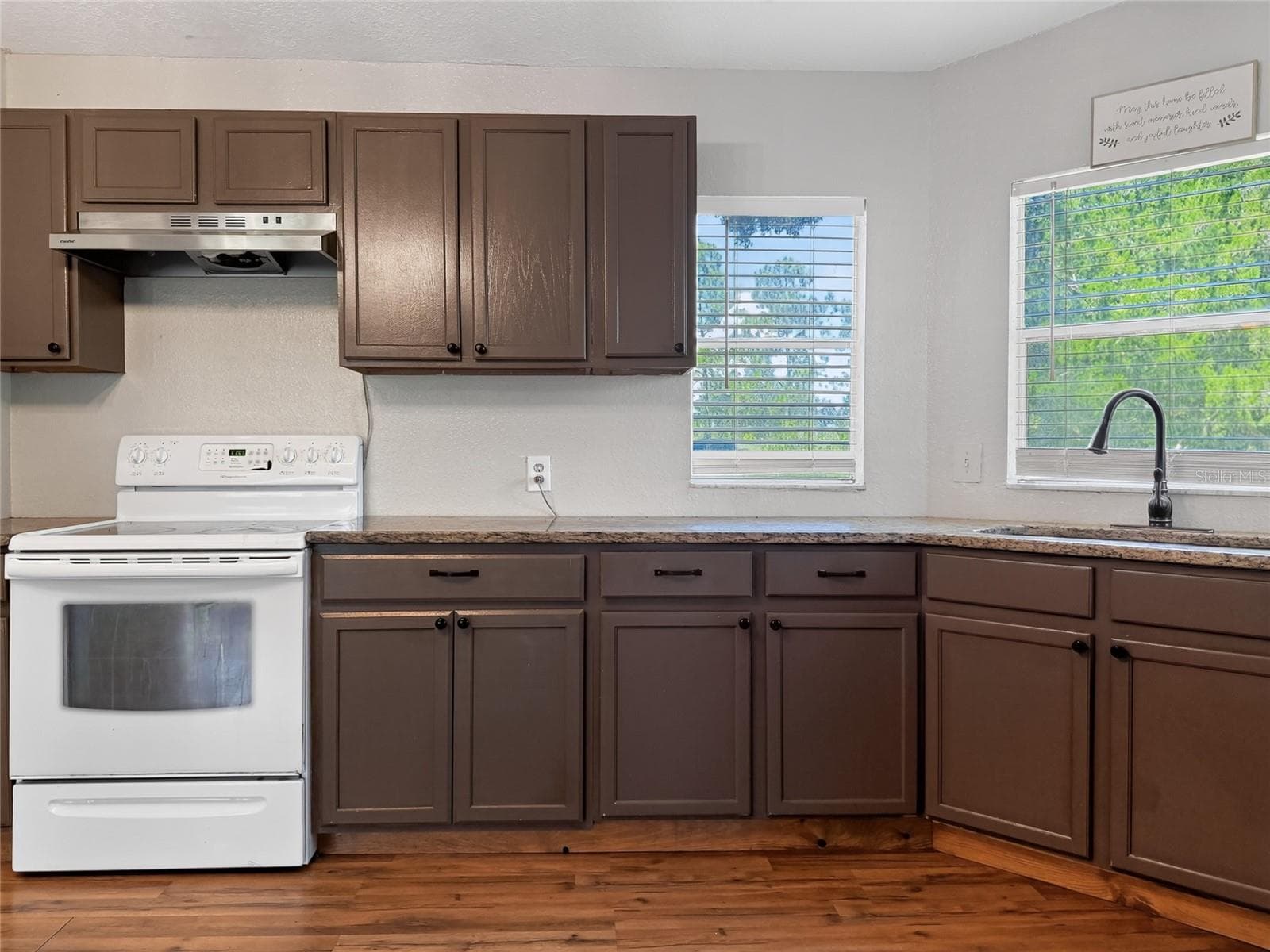 Manufactured Home at 37647 JENNY LN, EUSTIS, photo 38 of 69