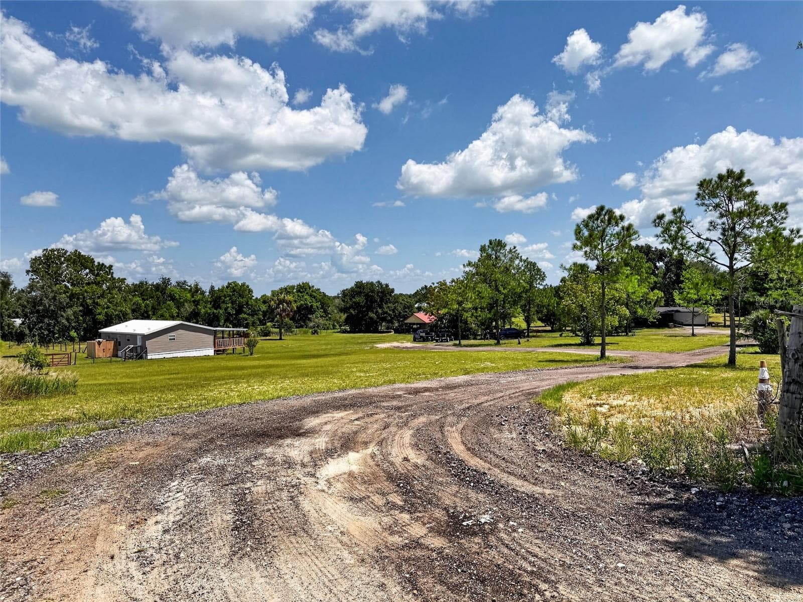 Manufactured Home at 37647 JENNY LN, EUSTIS, photo 69 of 69