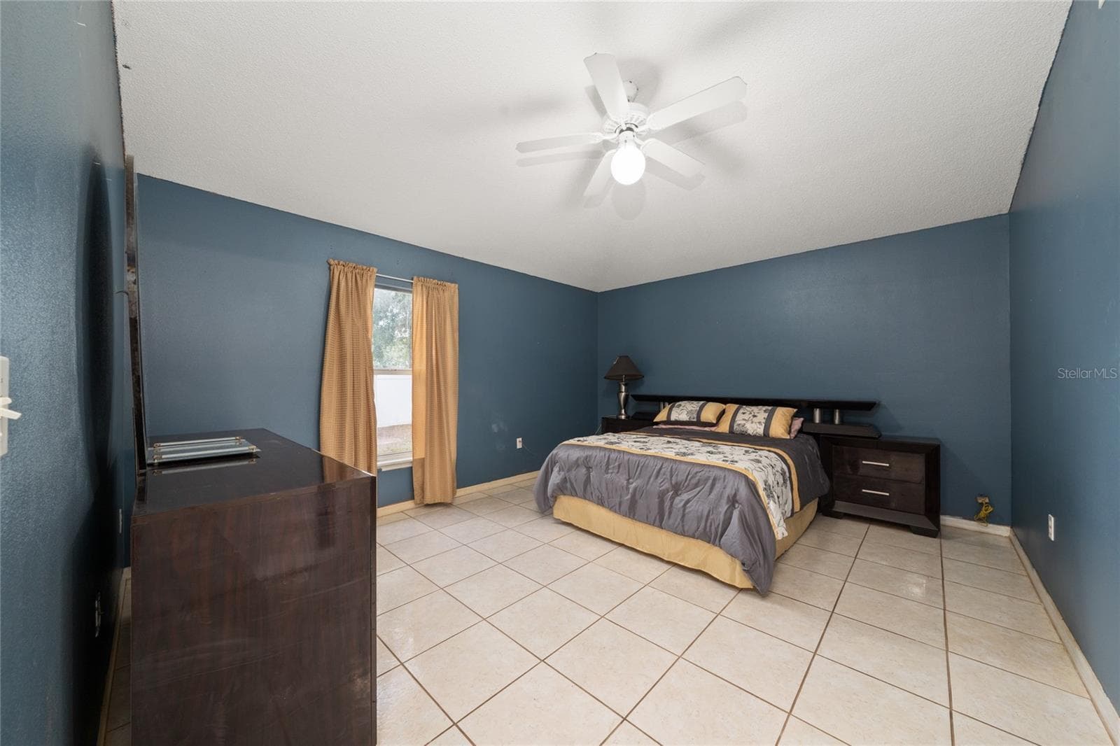 MASTERROOM - 525 FINCH LN, POINCIANA