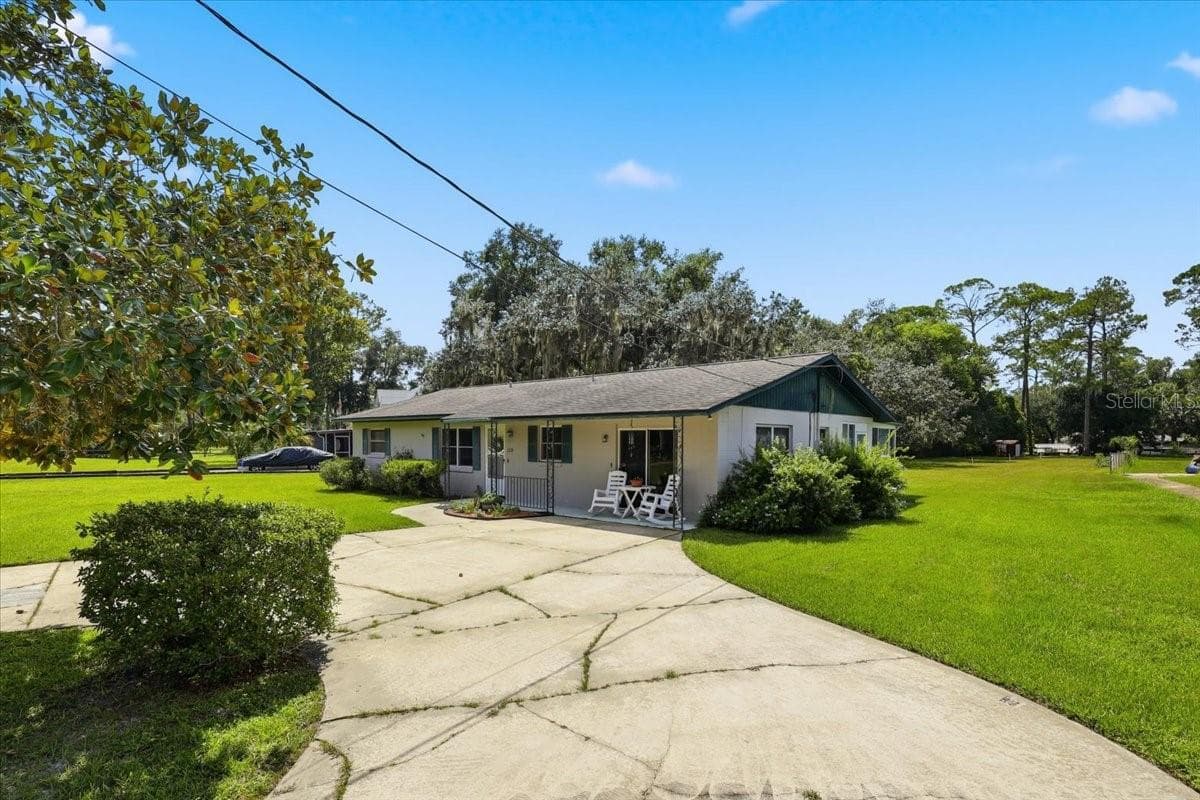 Single Family Residence at 2228 RIVER RIDGE RD, DELAND, photo 4 of 86