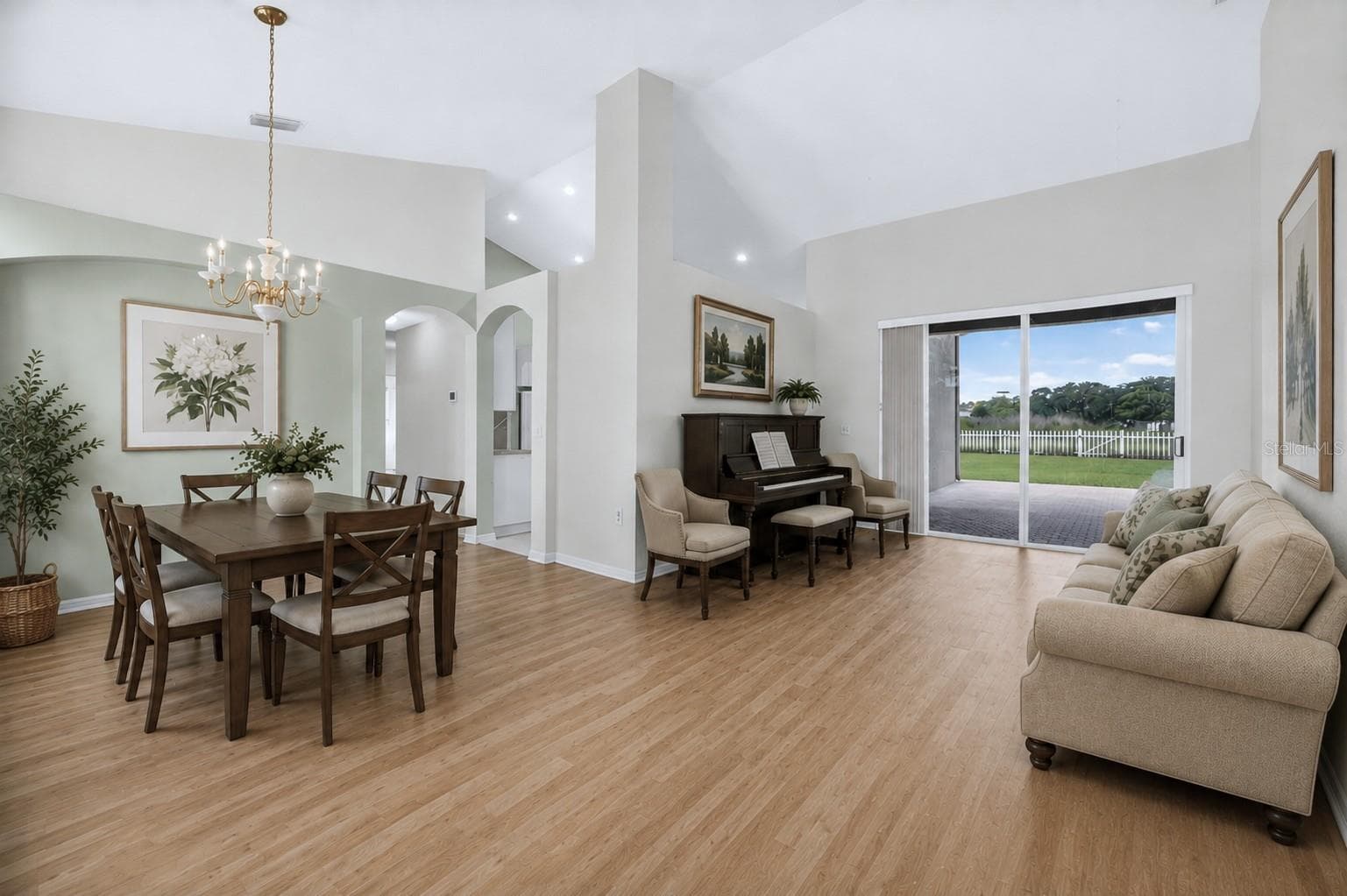 Single Family Residence at 10303 TARRAGON DR, RIVERVIEW, photo 10 of 40