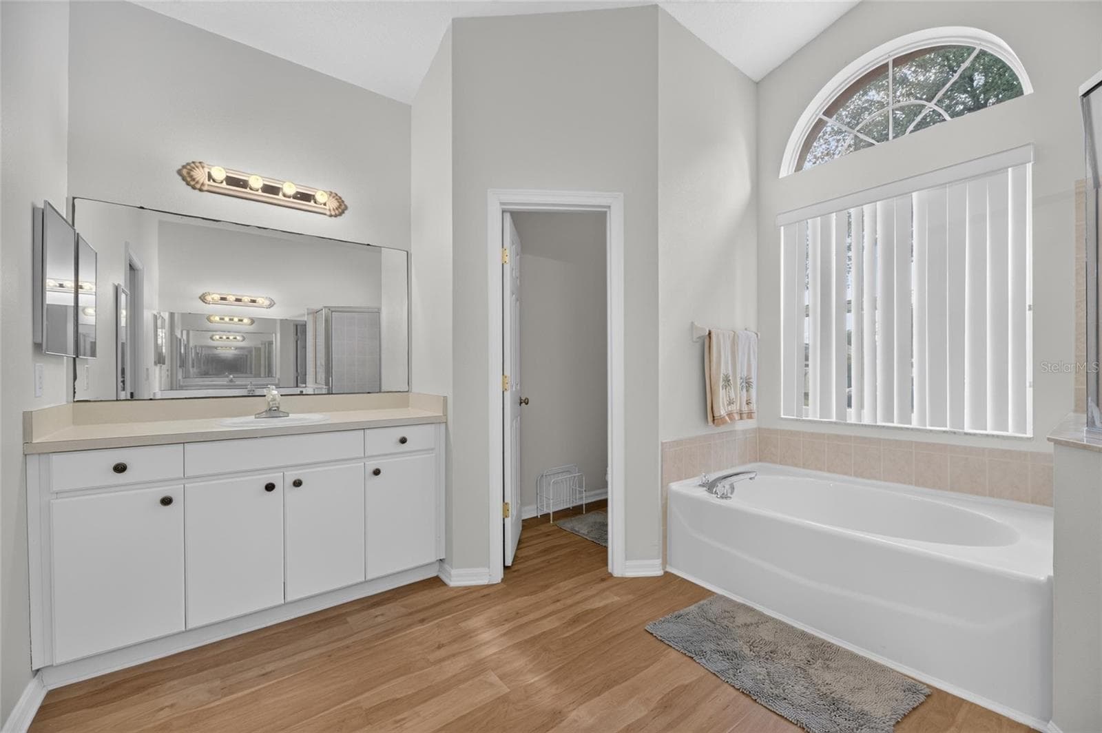 Single Family Residence at 10303 TARRAGON DR, RIVERVIEW, photo 23 of 40