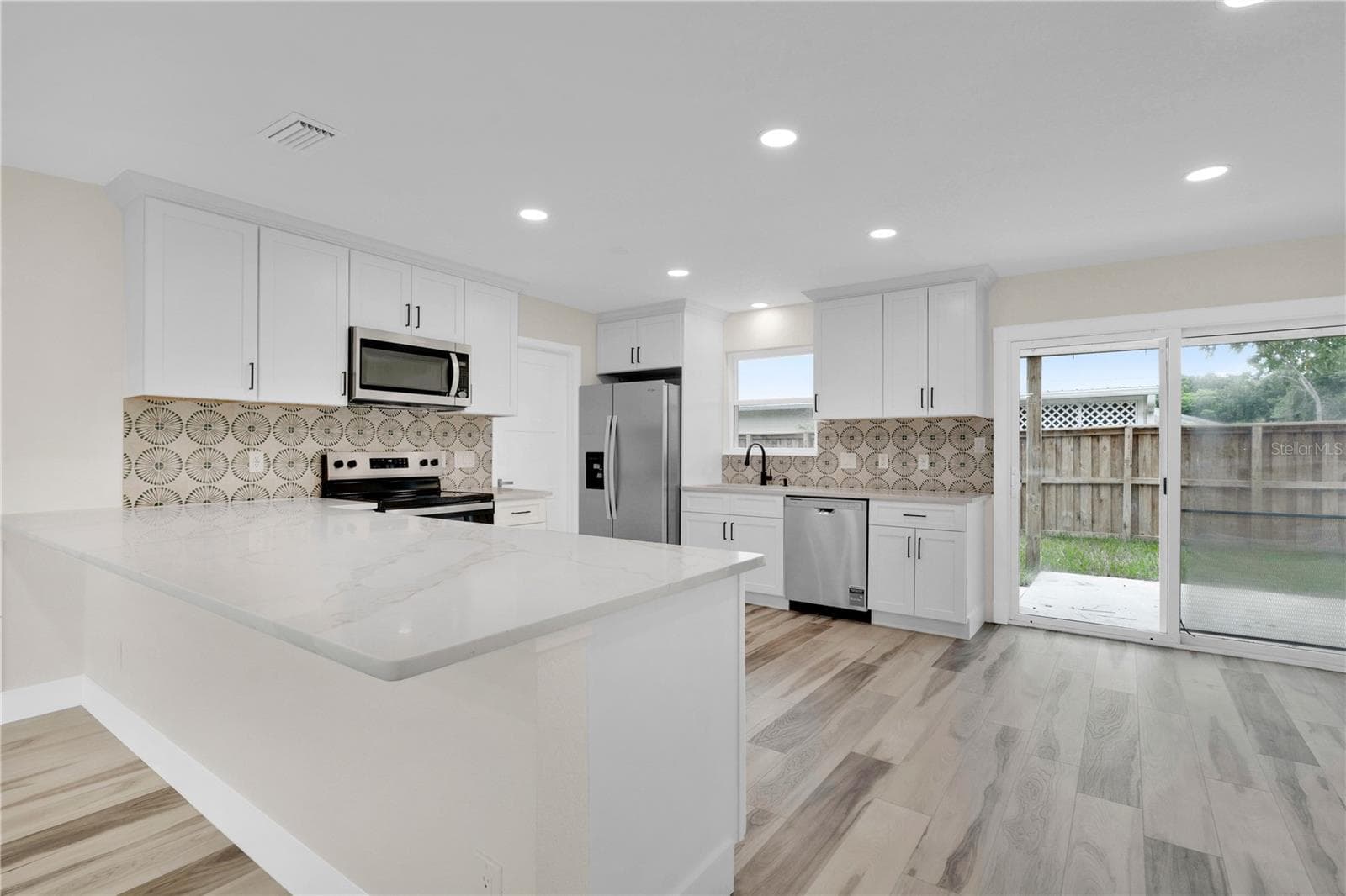 Single Family Residence at 2304 TRAVELERS PALM DR, EDGEWATER, photo 10 of 31
