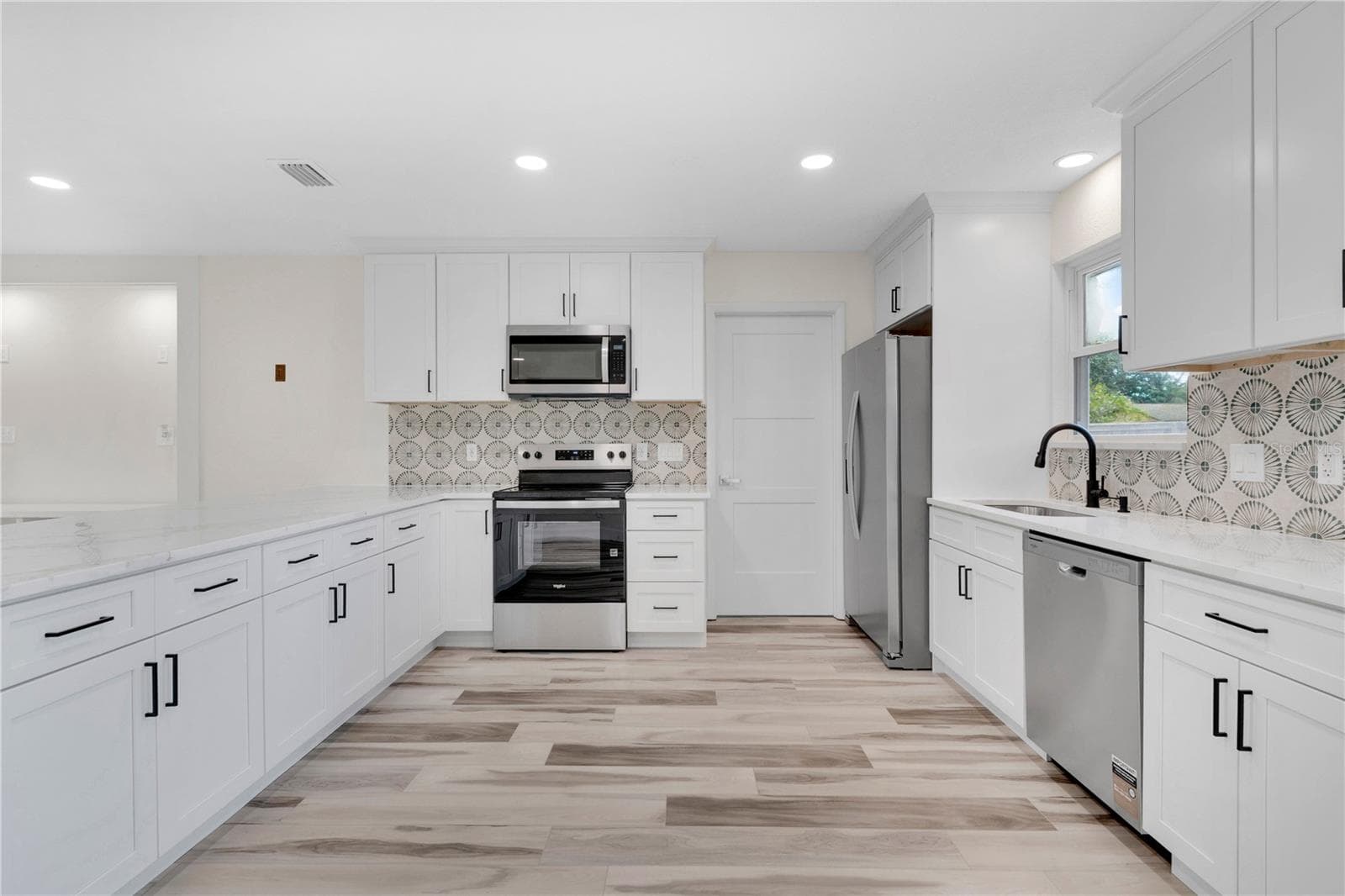 Single Family Residence at 2304 TRAVELERS PALM DR, EDGEWATER, photo 11 of 31