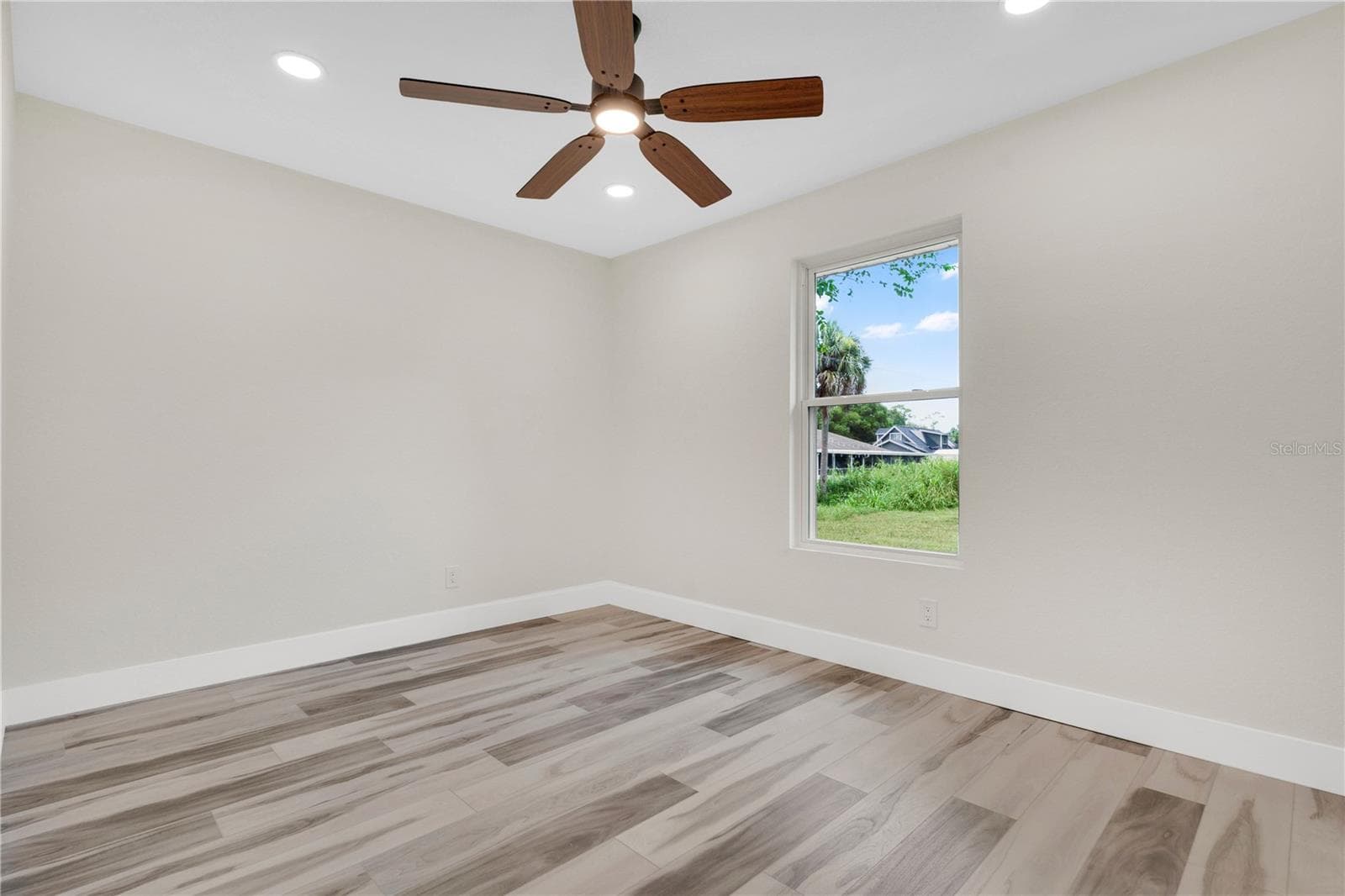 Single Family Residence at 2304 TRAVELERS PALM DR, EDGEWATER, photo 18 of 31