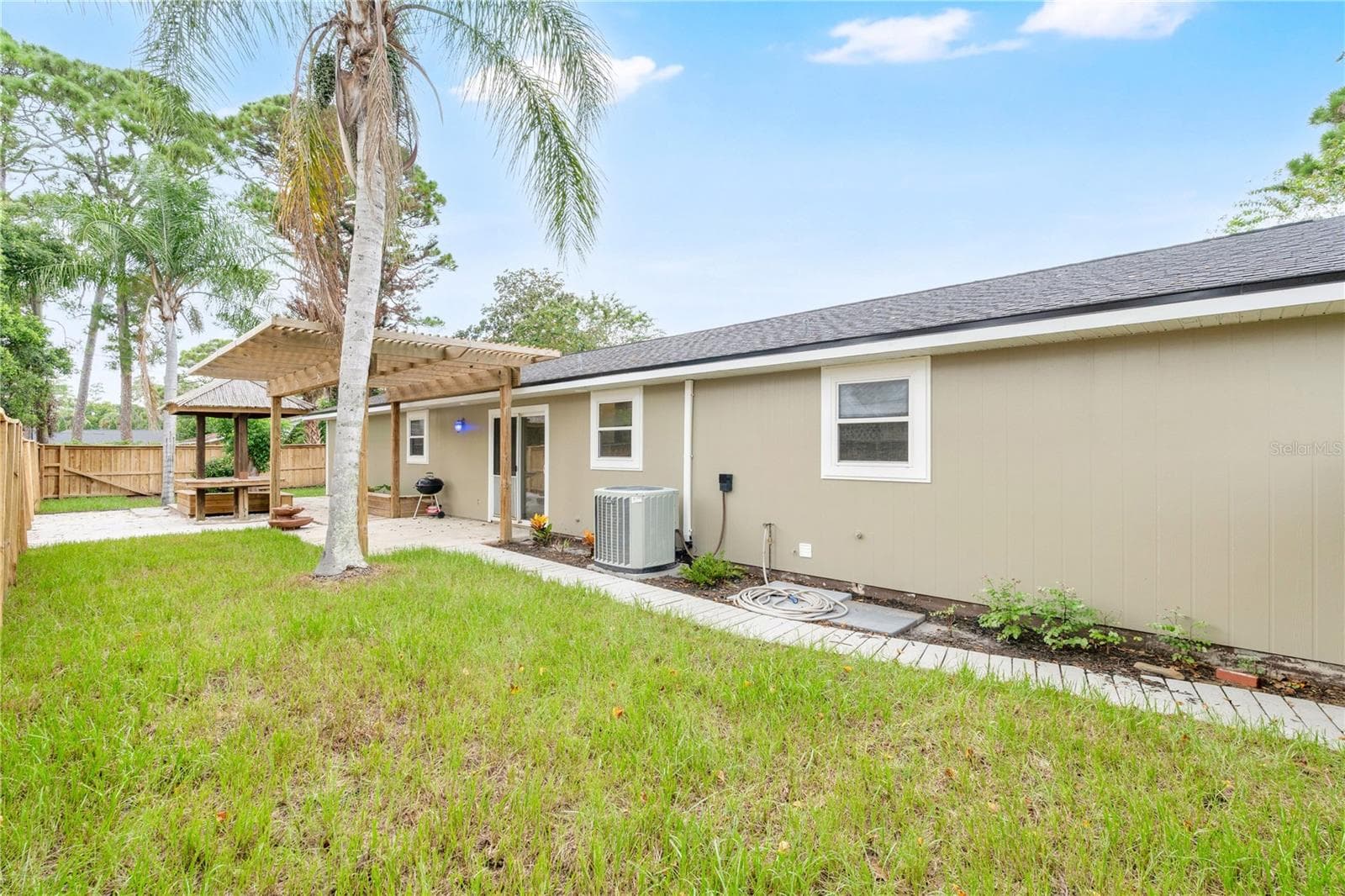 Single Family Residence at 2304 TRAVELERS PALM DR, EDGEWATER, photo 25 of 31