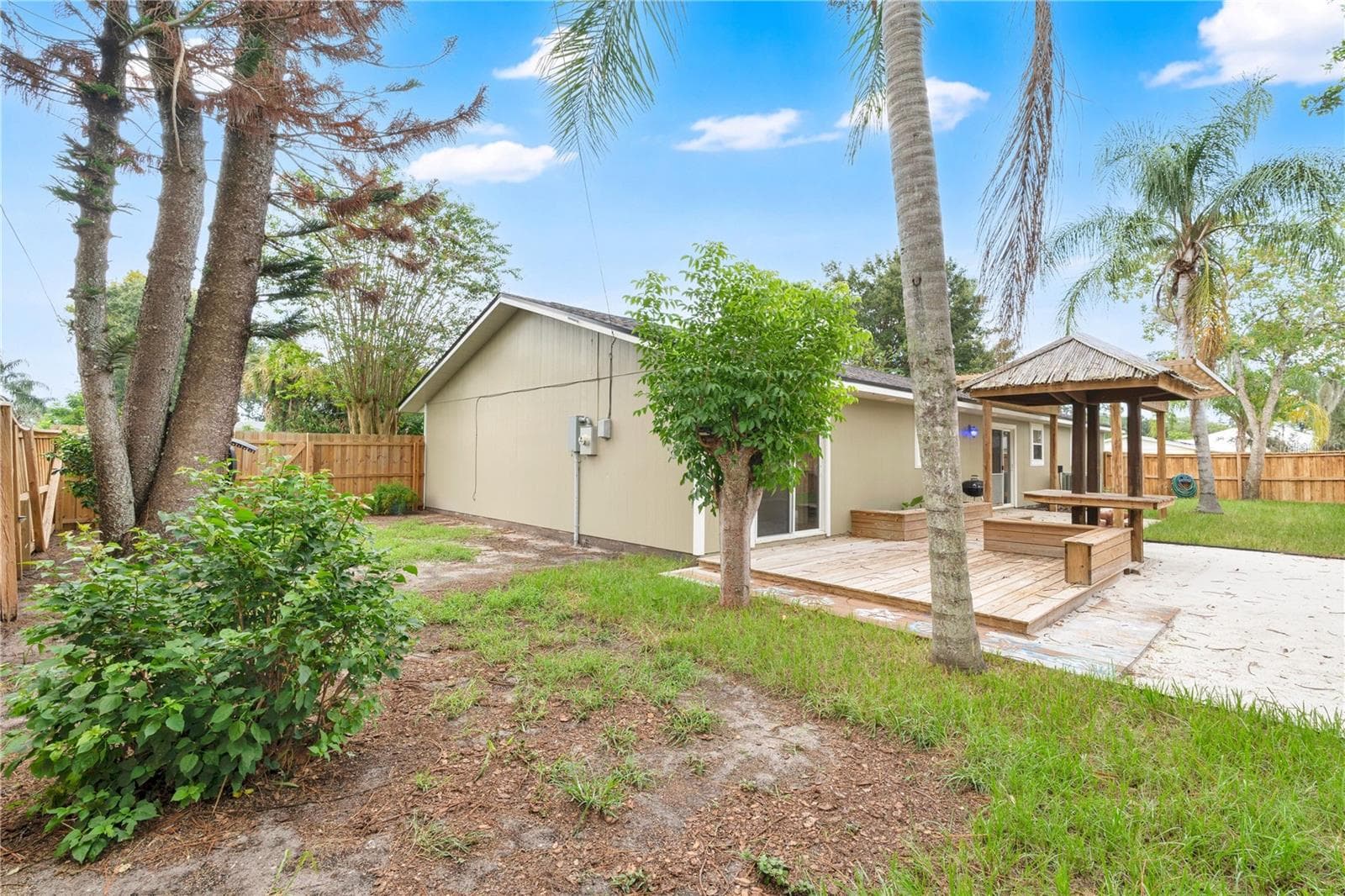 Single Family Residence at 2304 TRAVELERS PALM DR, EDGEWATER, photo 27 of 31