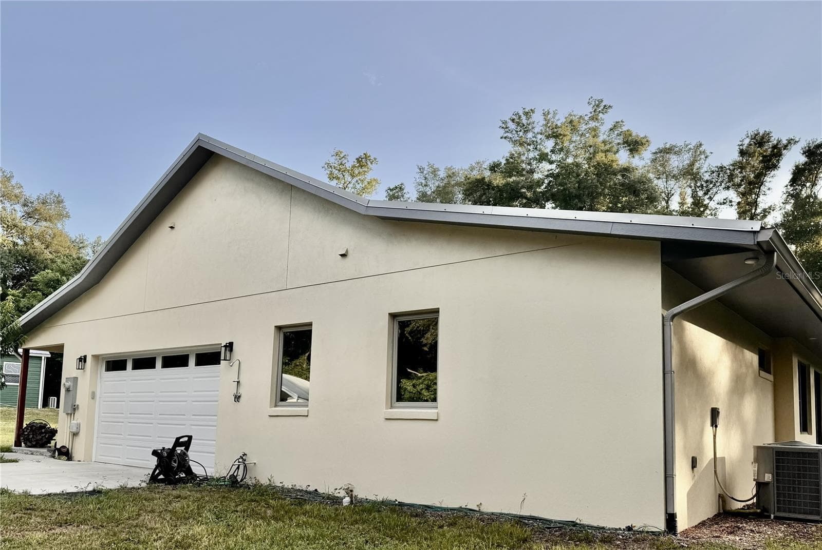 Attached Garage - 16161 SE 137TH CT, WEIRSDALE