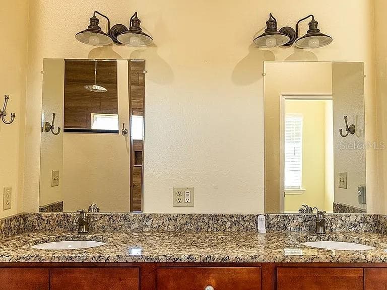 Single Family Residence at 1677 W HIGHWAY 316, CITRA, photo 17 of 22