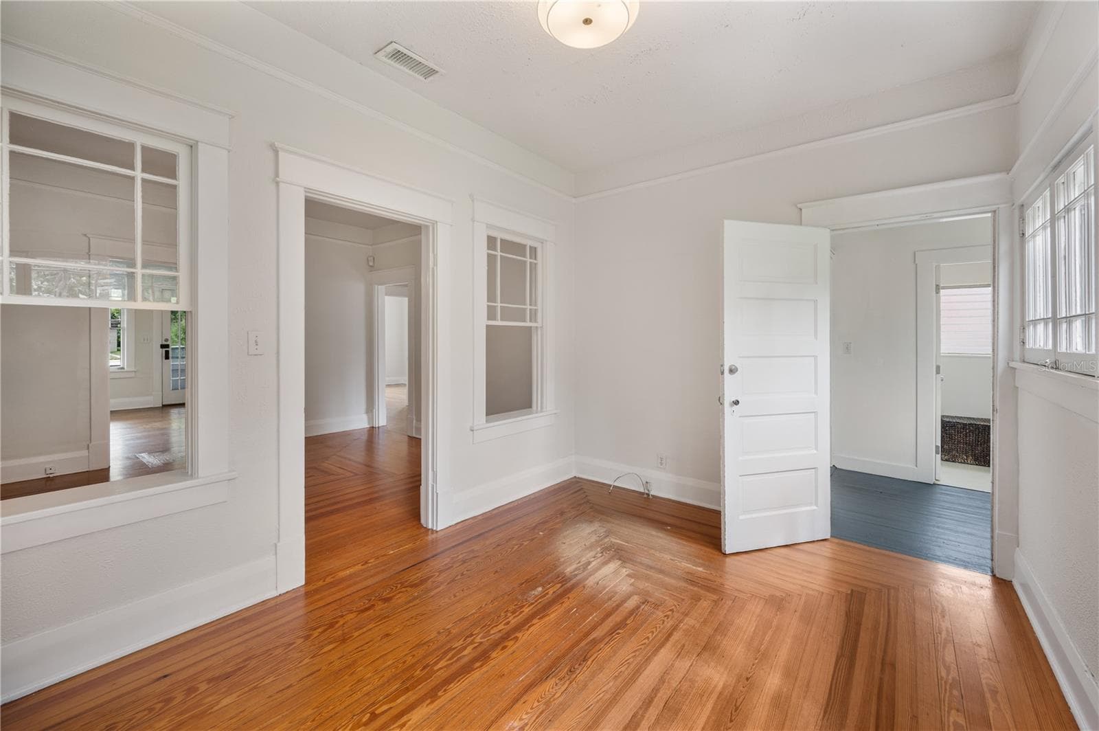 Bonus room off the dining room and kitchen dinette- great office or sitting room! - 816 S INGRAHAM AVE, LAKELAND