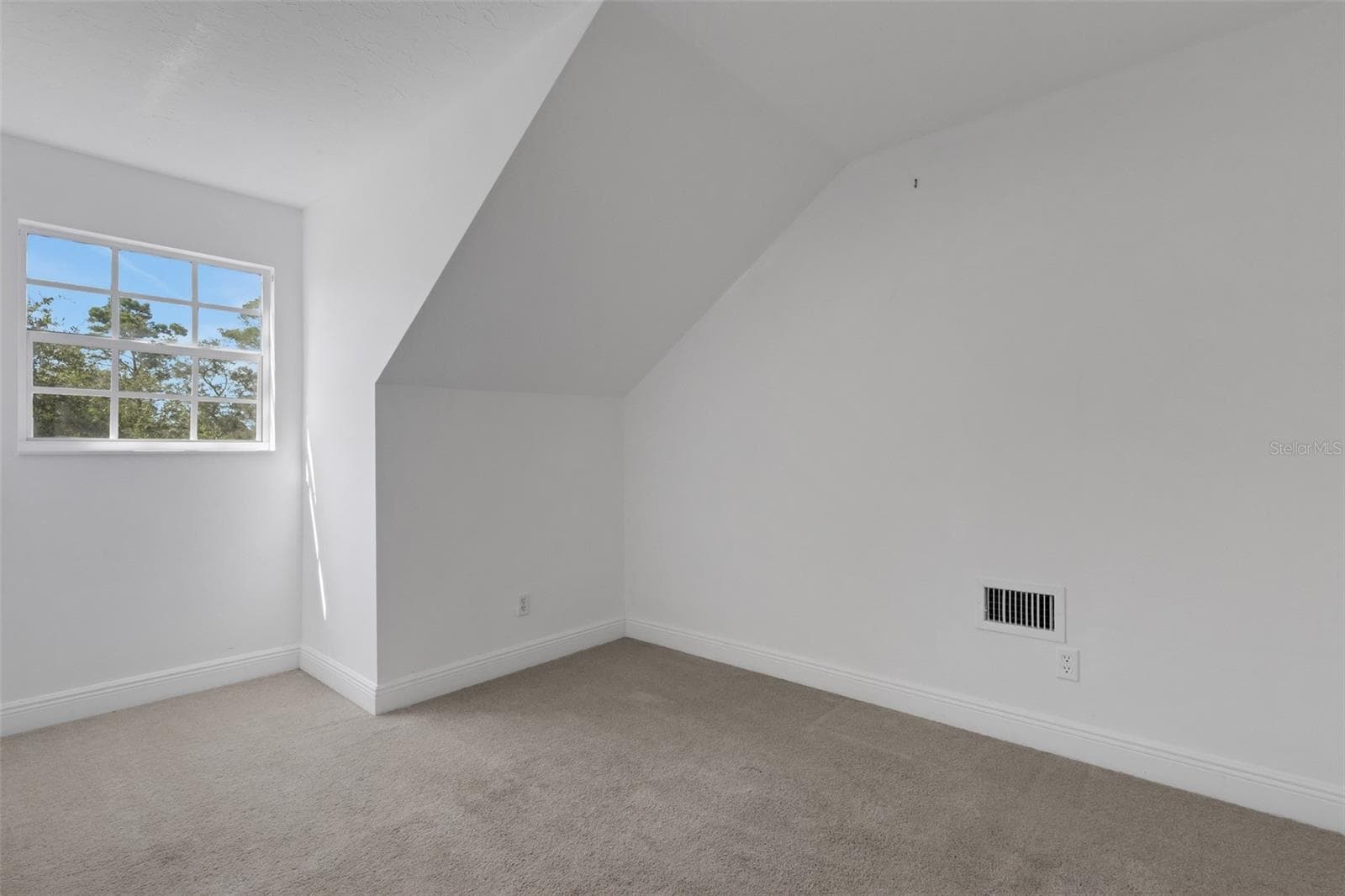 Loft - Room 2 - 28706 102ND DR E, MYAKKA CITY